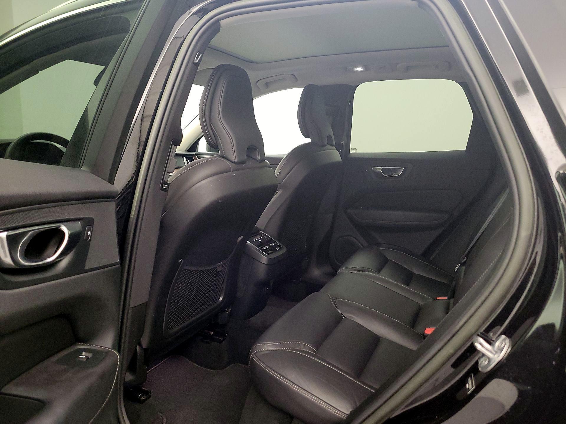 Thumbnail: 2023 Volvo XC60 - 18