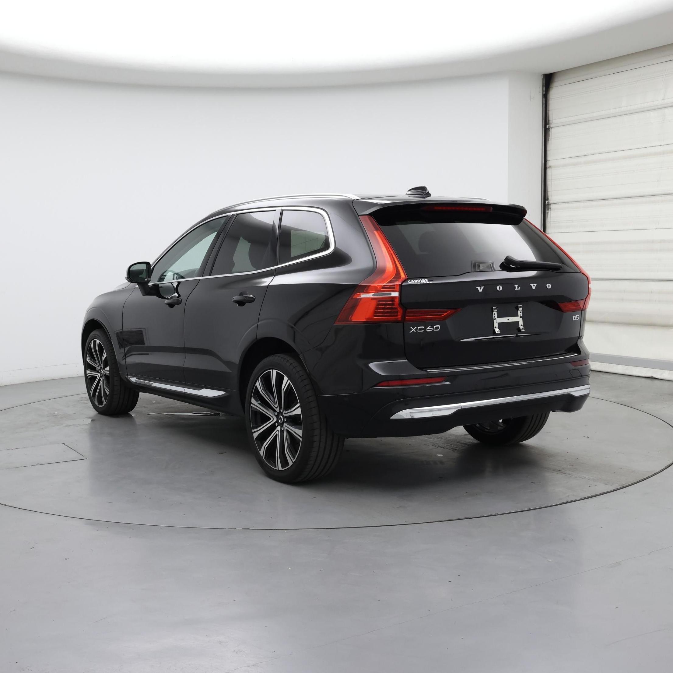 Thumbnail: 2023 Volvo XC60 - 2