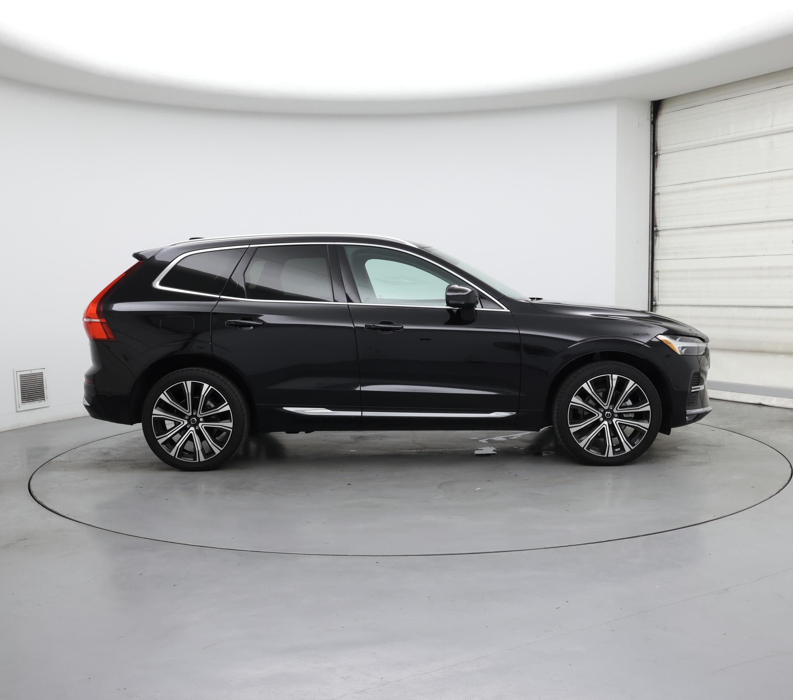 Thumbnail: 2023 Volvo XC60 - 7