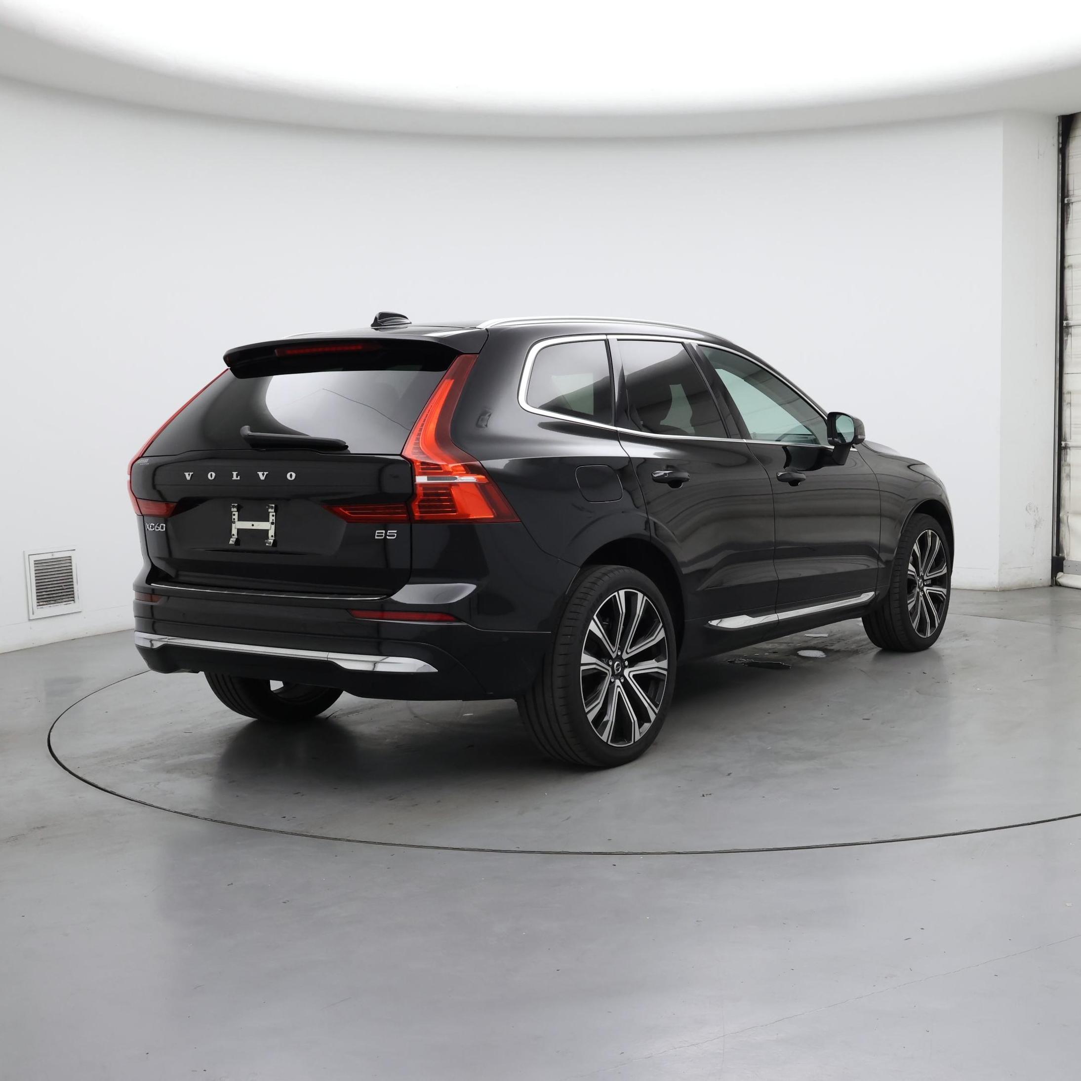 Thumbnail: 2023 Volvo XC60 - 8