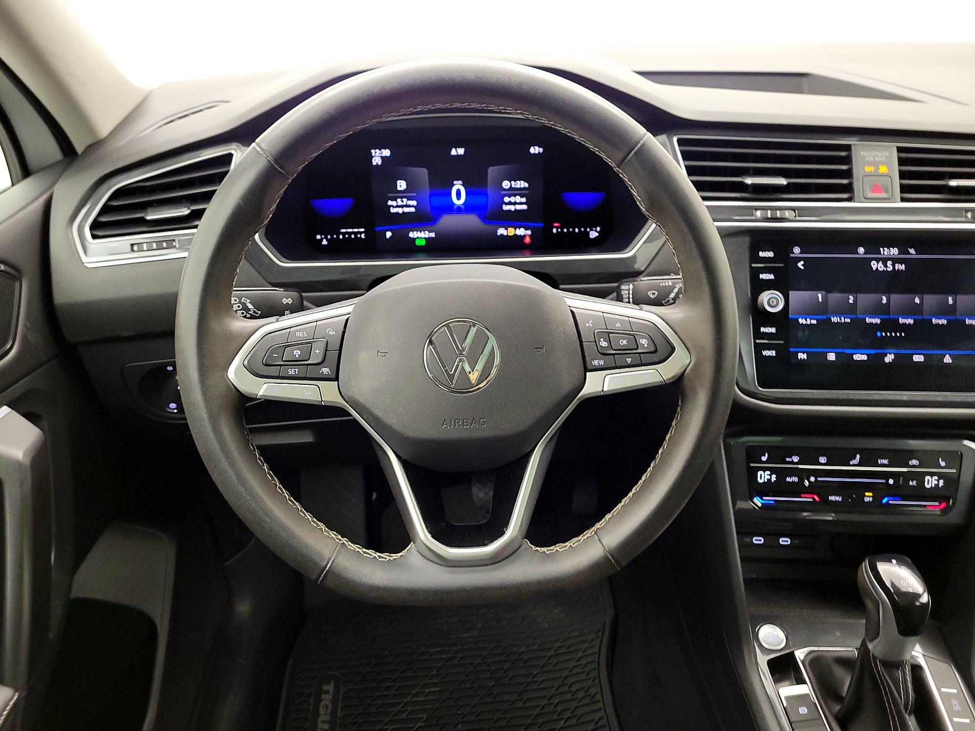 Thumbnail: 2022 Volkswagen Tiguan - 10