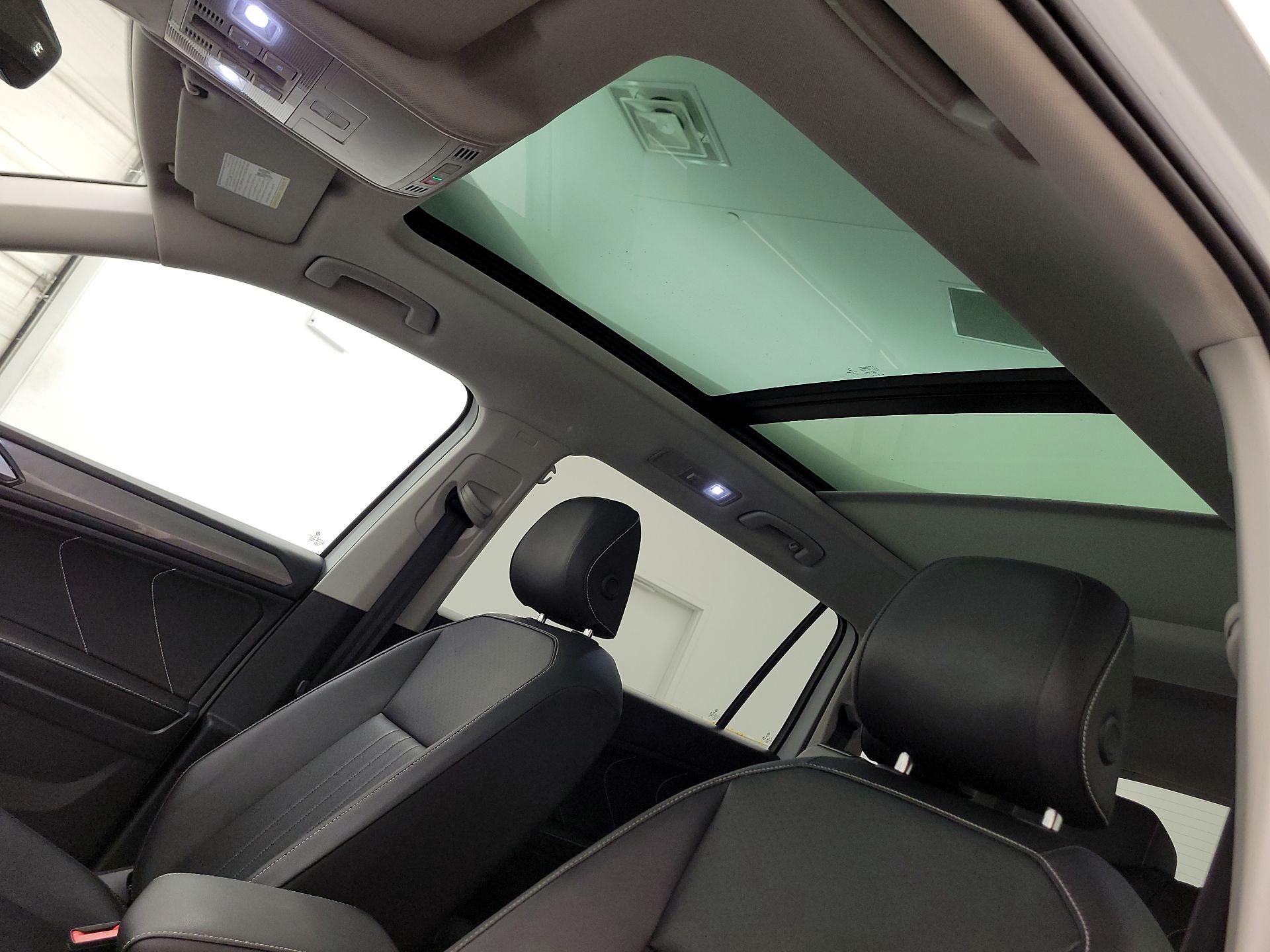 Thumbnail: 2022 Volkswagen Tiguan - 19