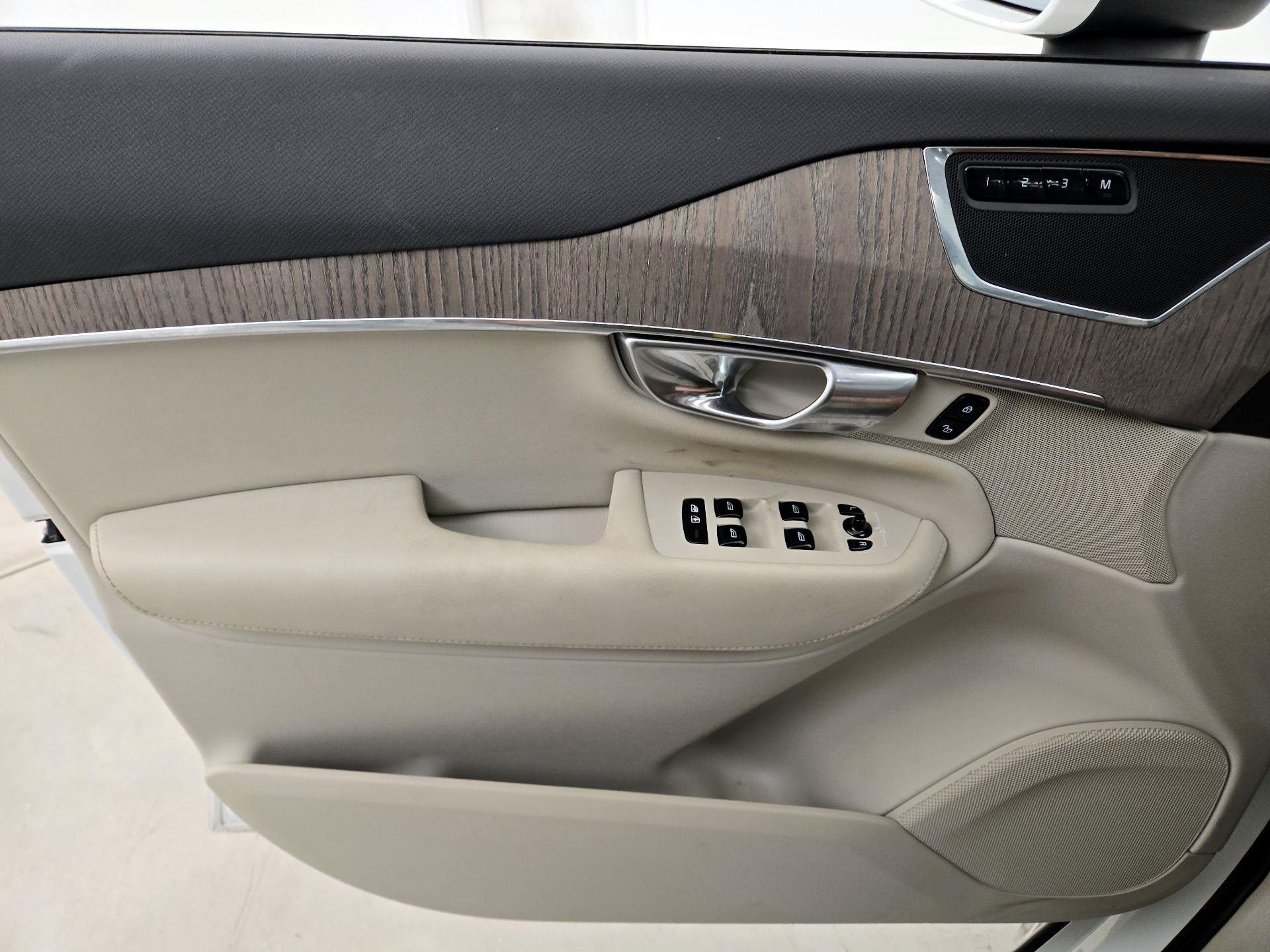 Thumbnail: 2023 Volvo XC90 - 12