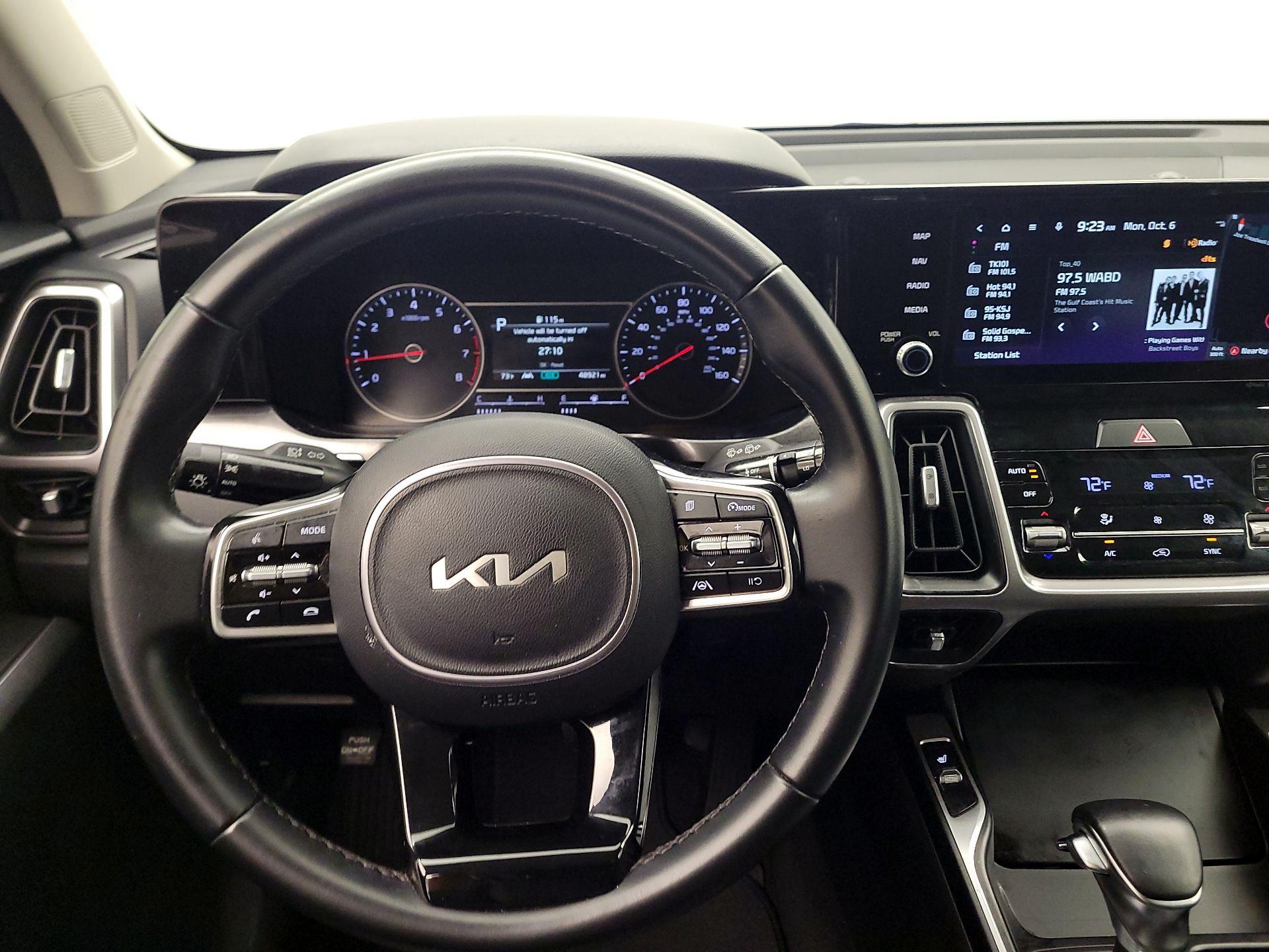 Thumbnail: 2023 Kia Sorento - 10