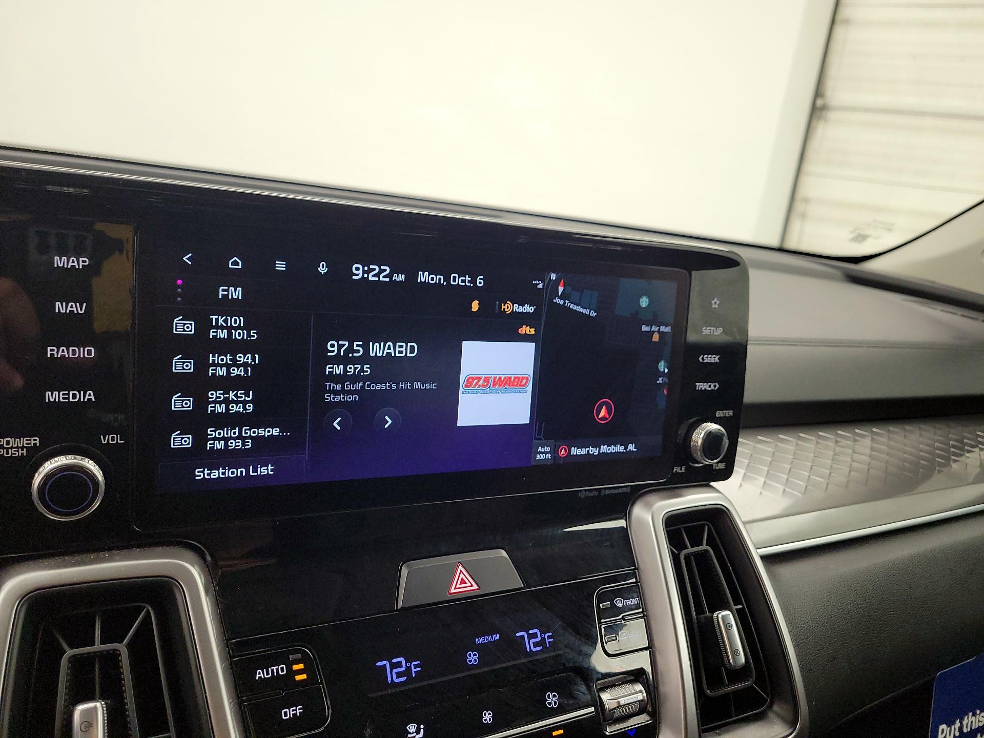 Thumbnail: 2023 Kia Sorento - 13