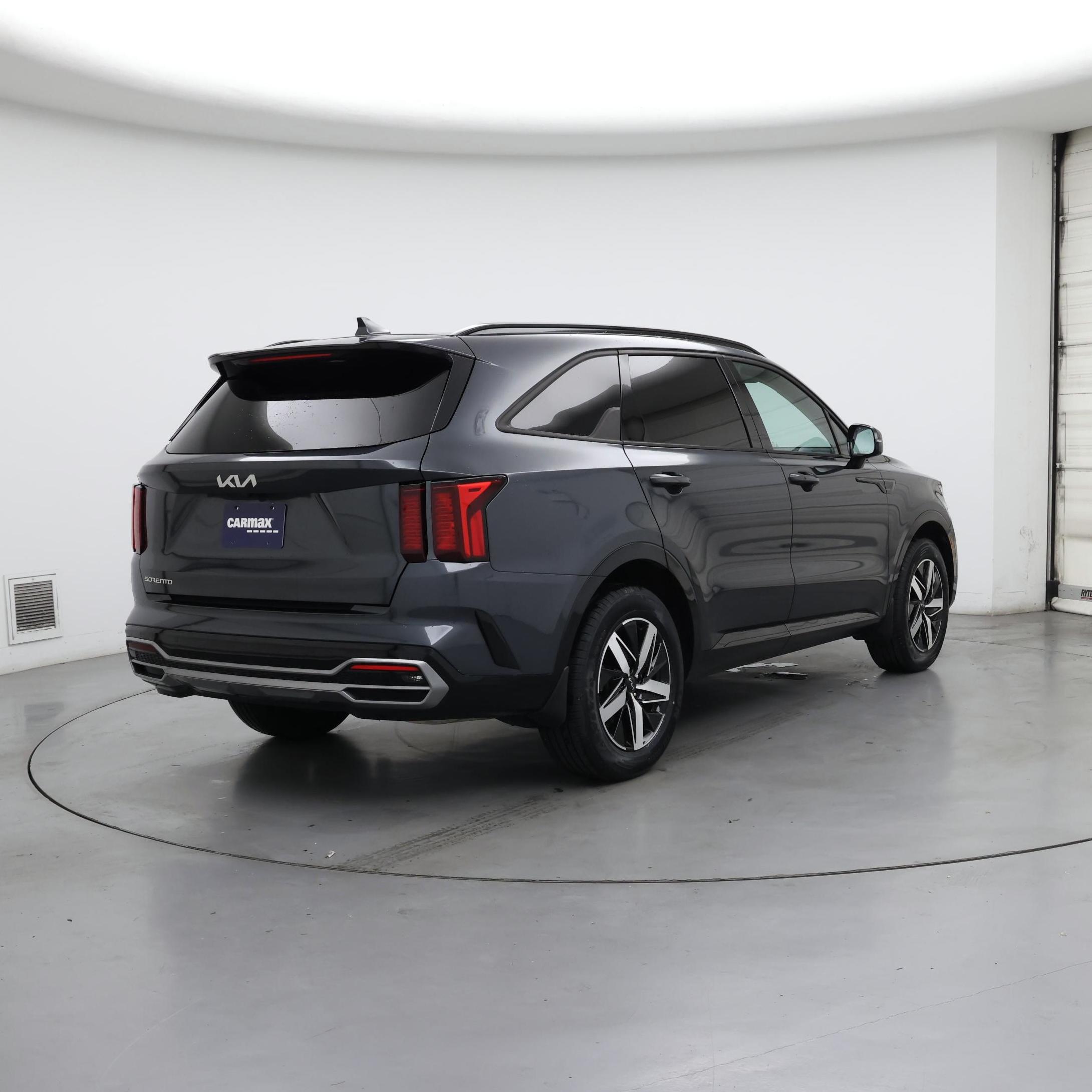 Thumbnail: 2023 Kia Sorento - 8