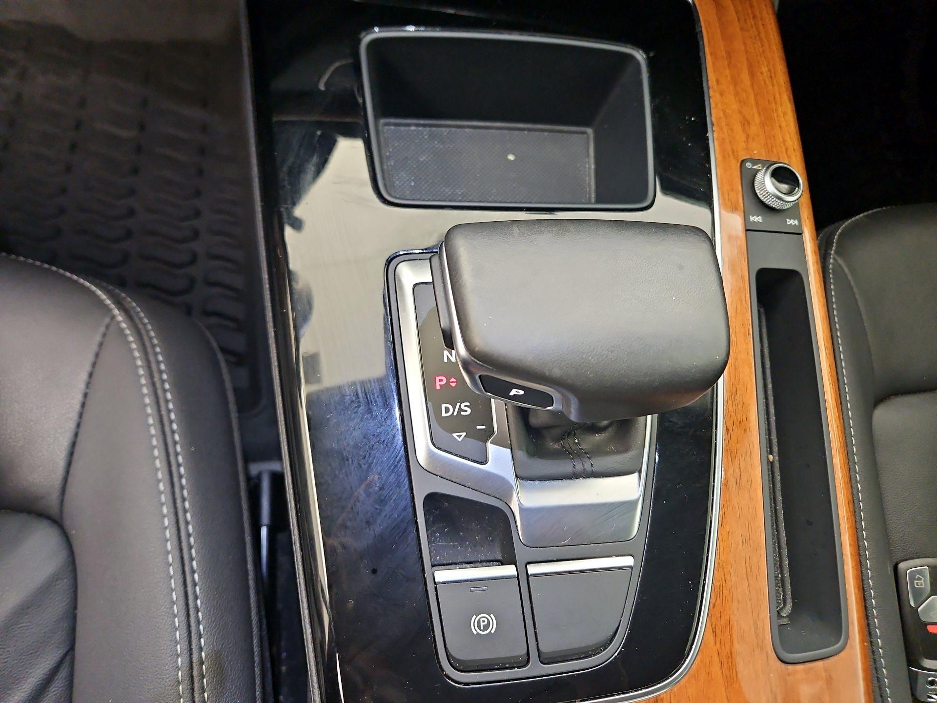 Thumbnail: 2022 Audi Q5 - 17