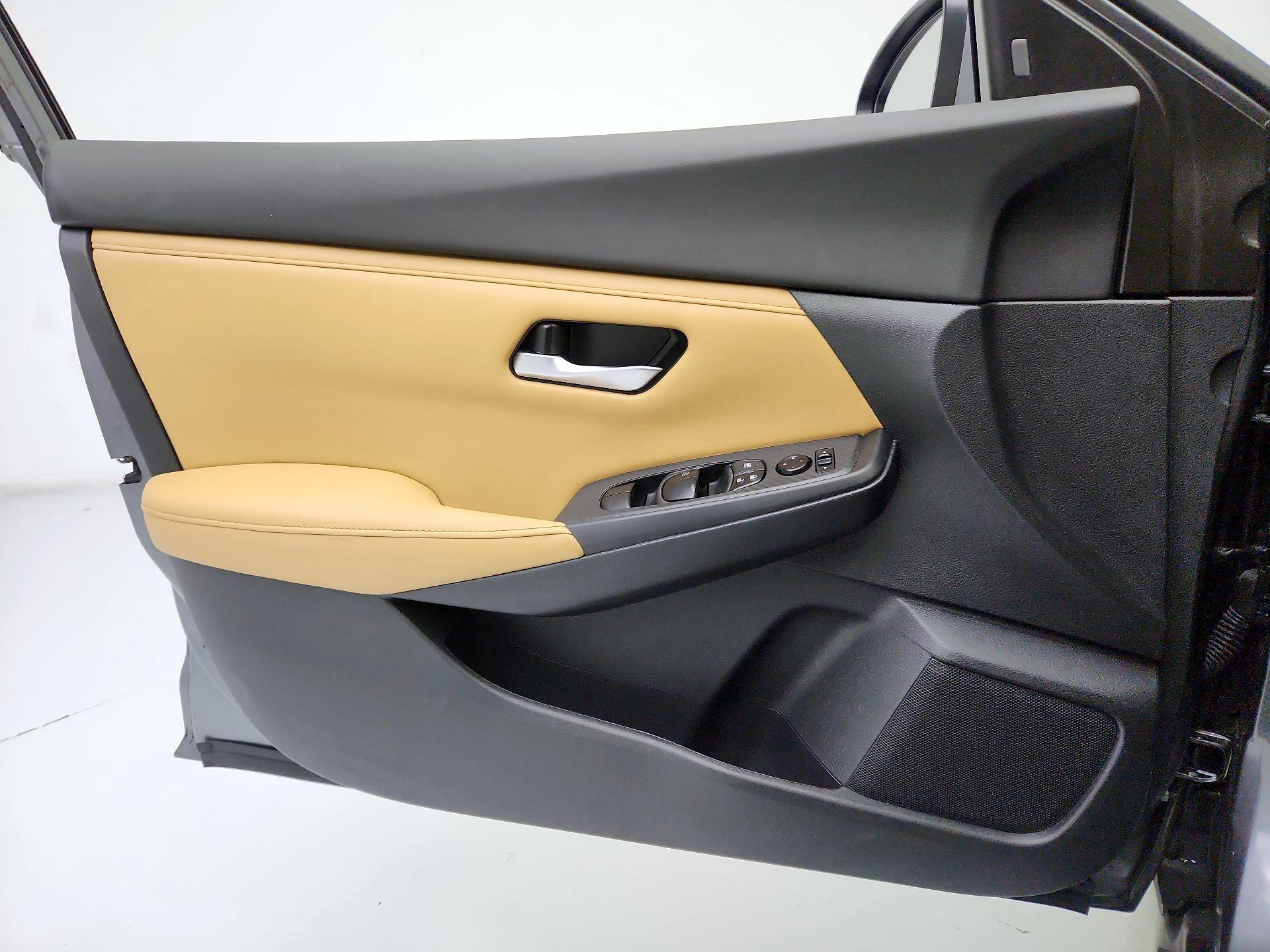 Thumbnail: 2022 Nissan Sentra - 12
