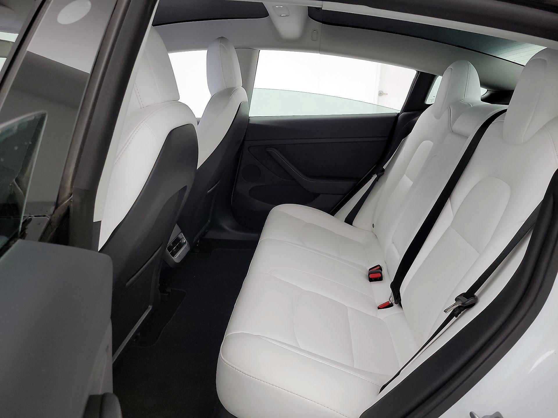 Thumbnail: 2022 Tesla Model 3 - 18