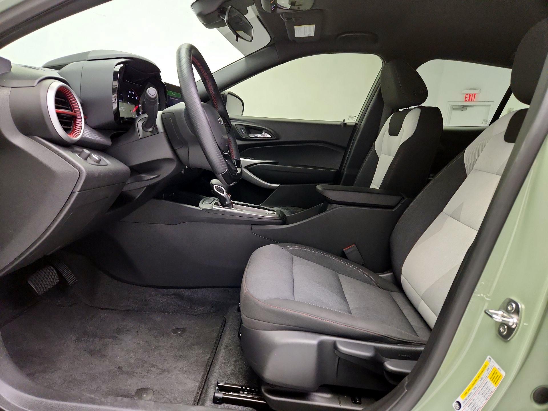Thumbnail: 2024 Chevrolet Trax - 11