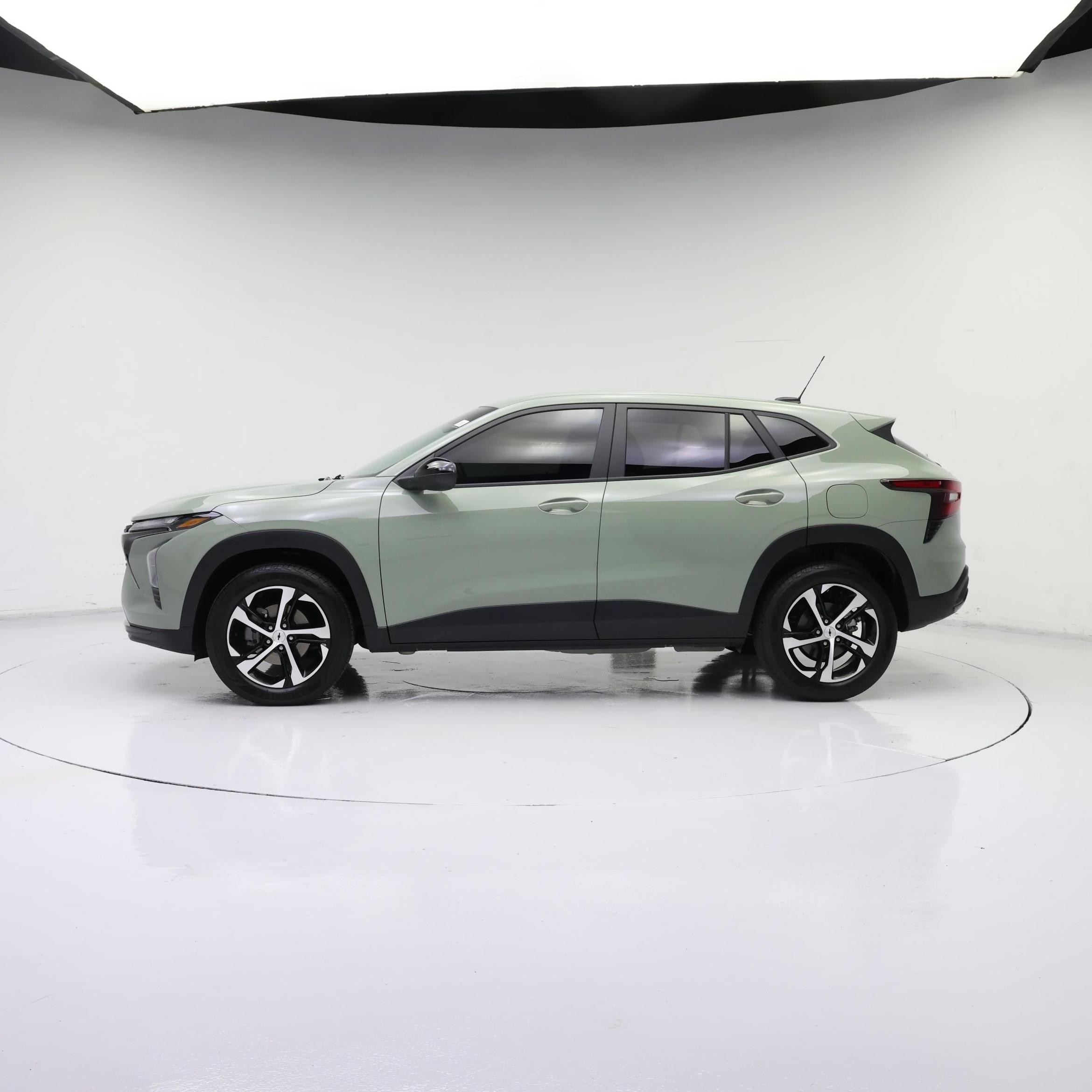 Thumbnail: 2024 Chevrolet Trax - 3