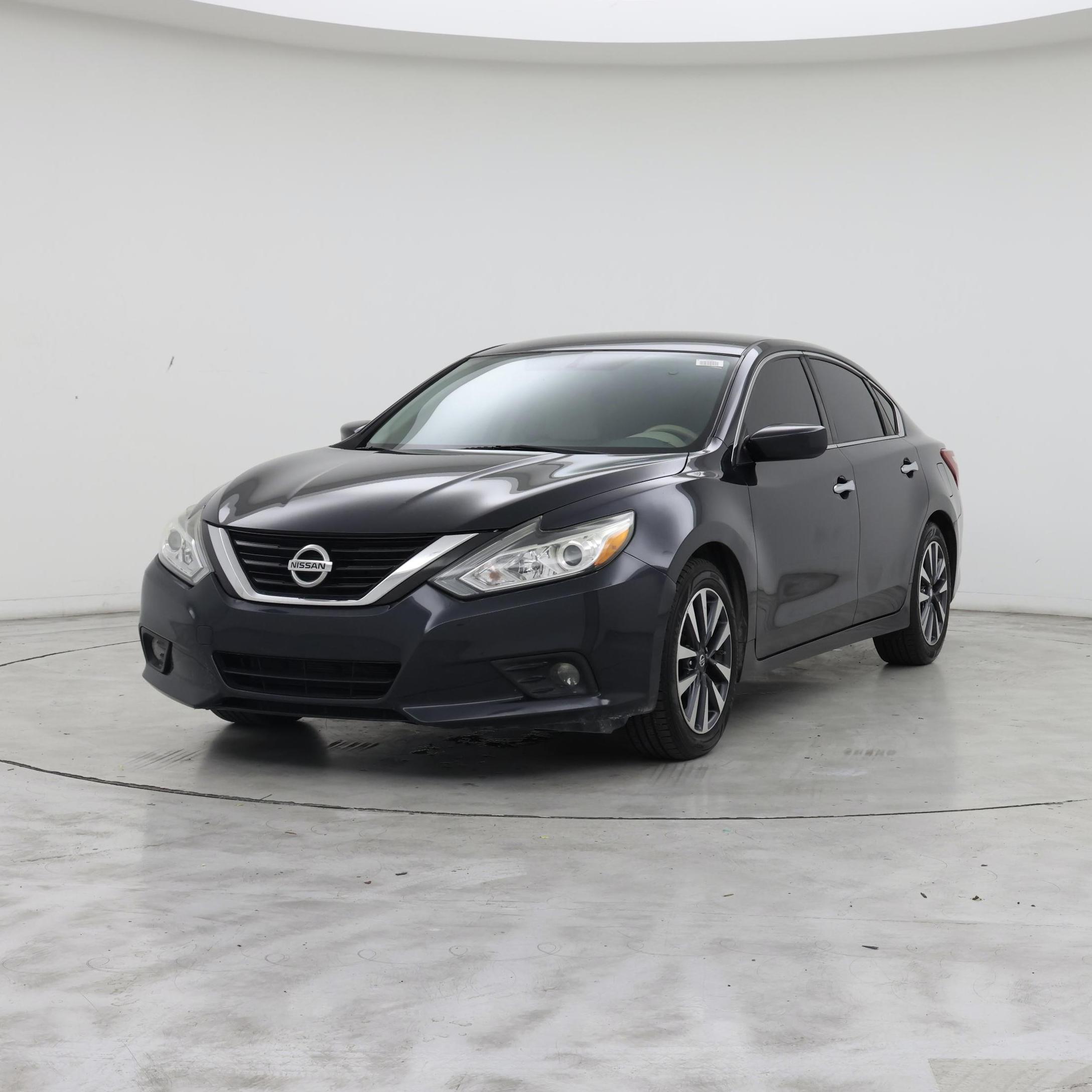 Thumbnail: 2017 Nissan Altima - 4