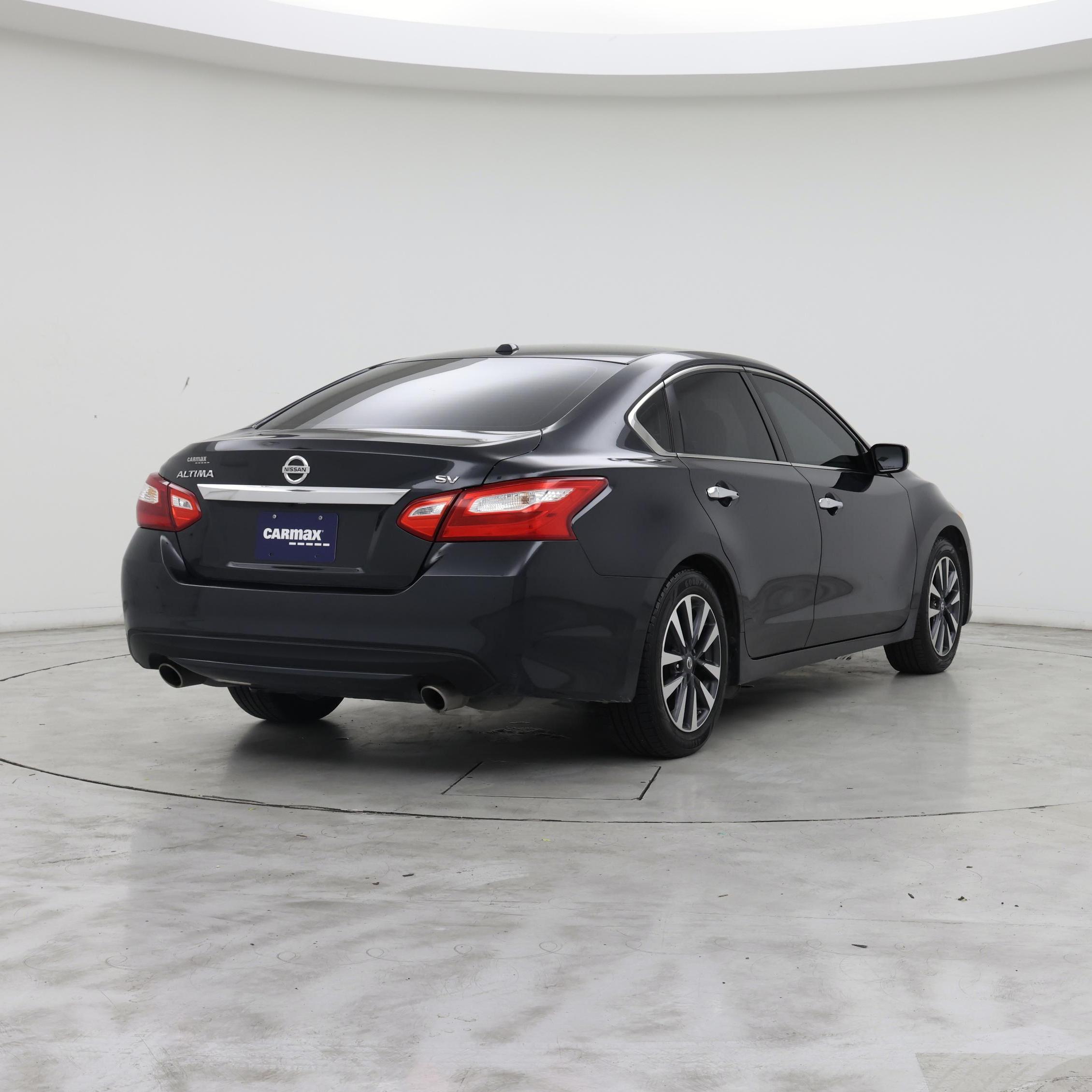 Thumbnail: 2017 Nissan Altima - 8