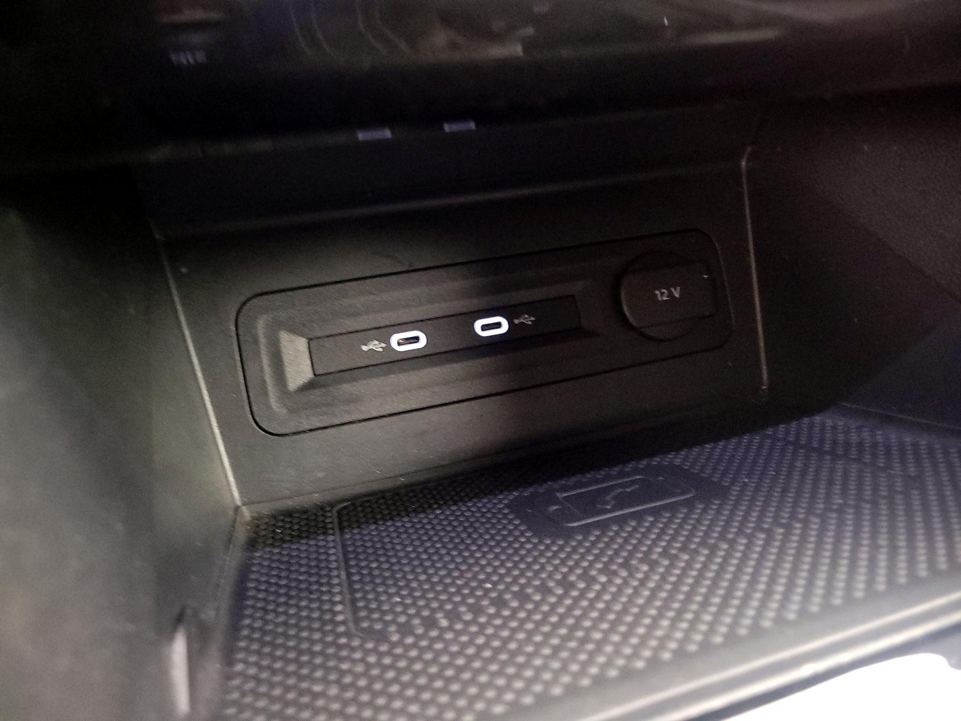 Thumbnail: 2022 Volkswagen Atlas - 18