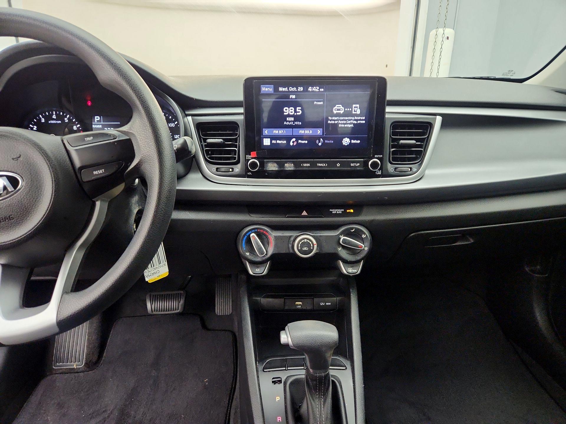 Thumbnail: 2021 Kia Rio - 9