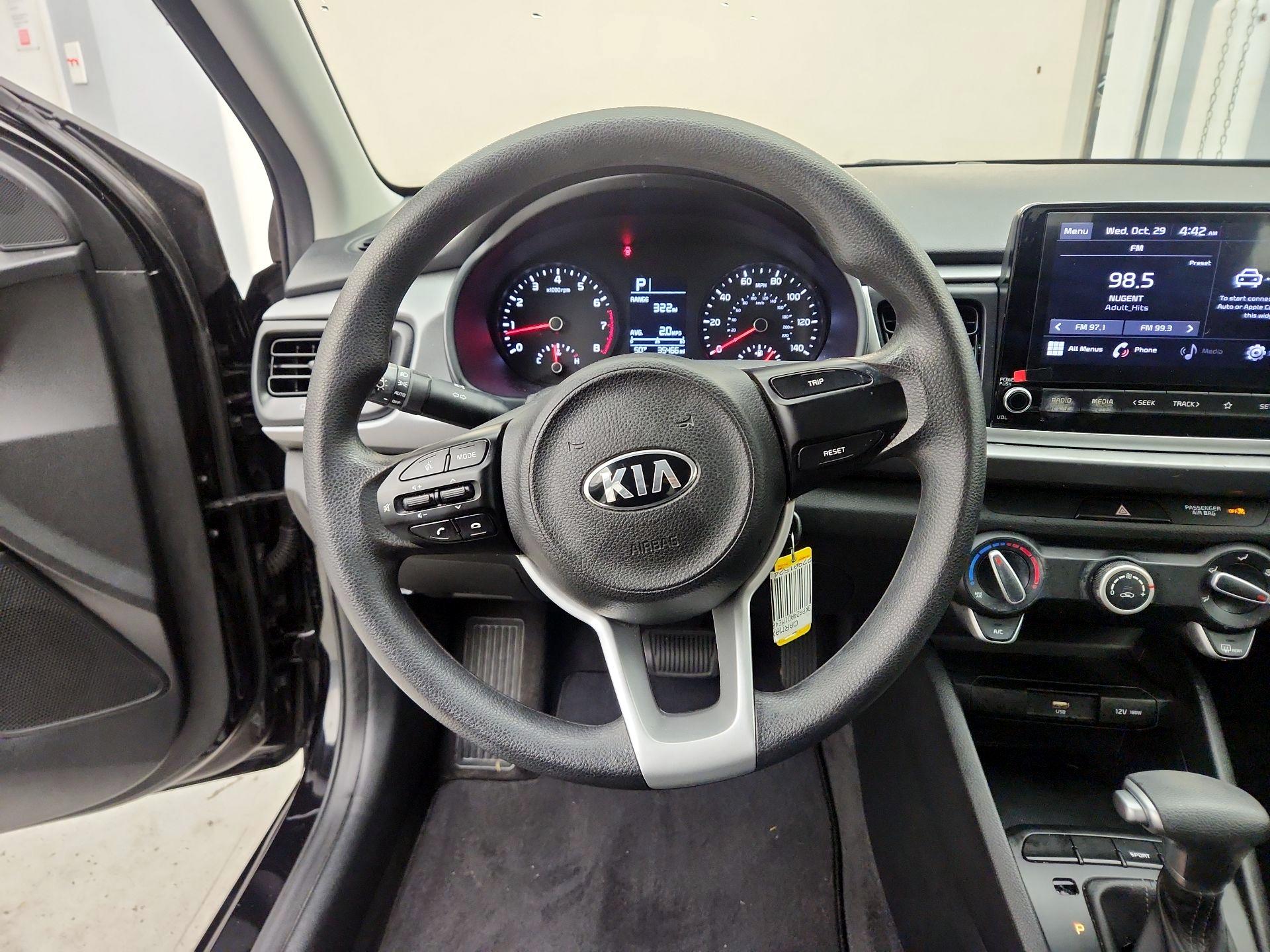 Thumbnail: 2021 Kia Rio - 10