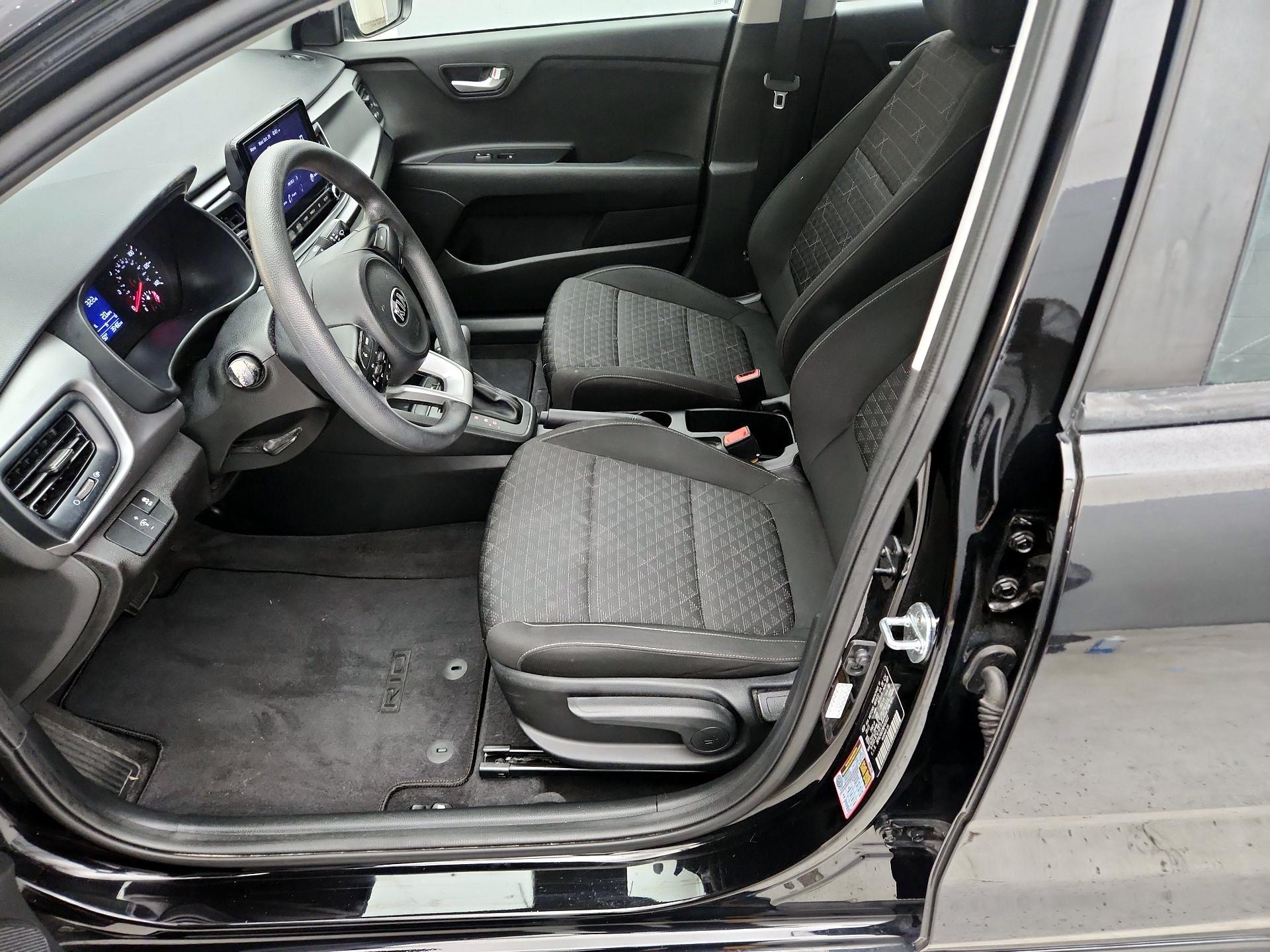 Thumbnail: 2021 Kia Rio - 11