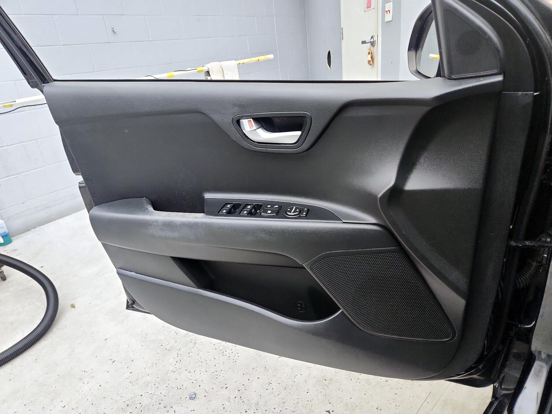 Thumbnail: 2021 Kia Rio - 12