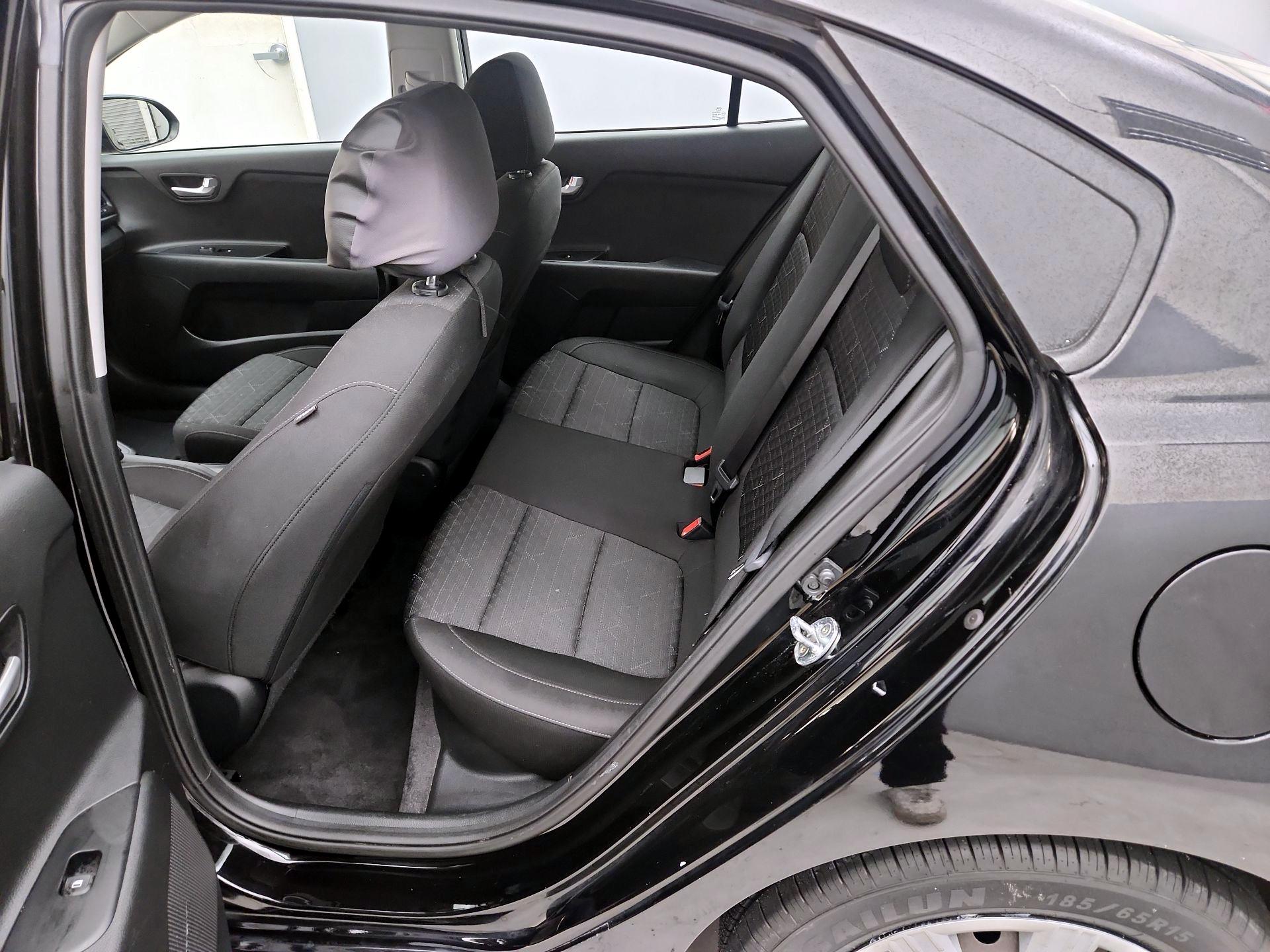 Thumbnail: 2021 Kia Rio - 19