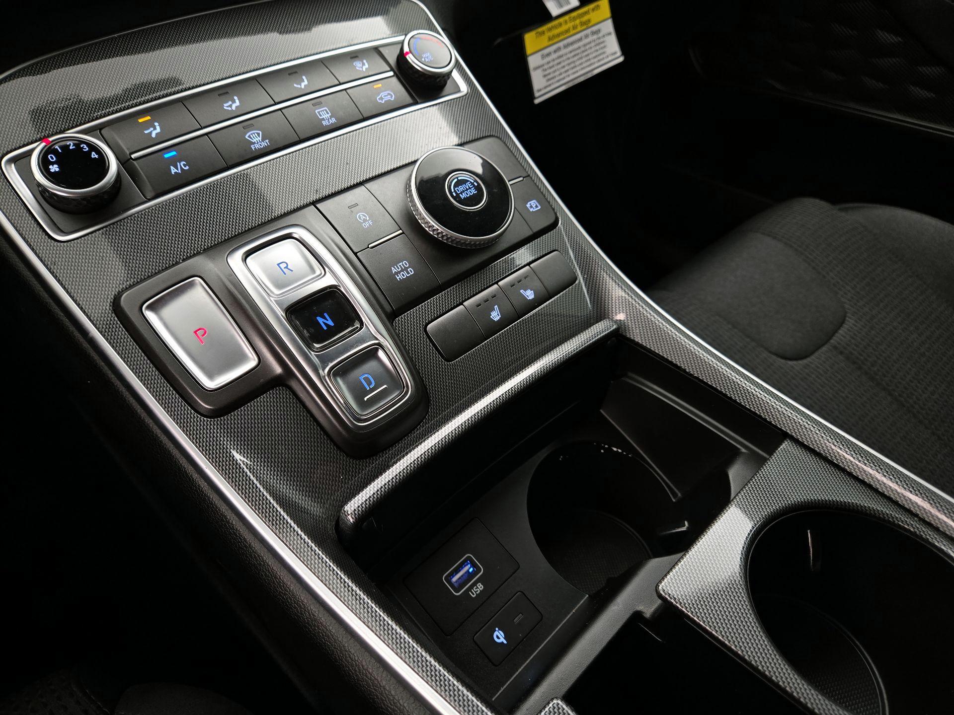 Thumbnail: 2022 Hyundai Santa Fe - 17