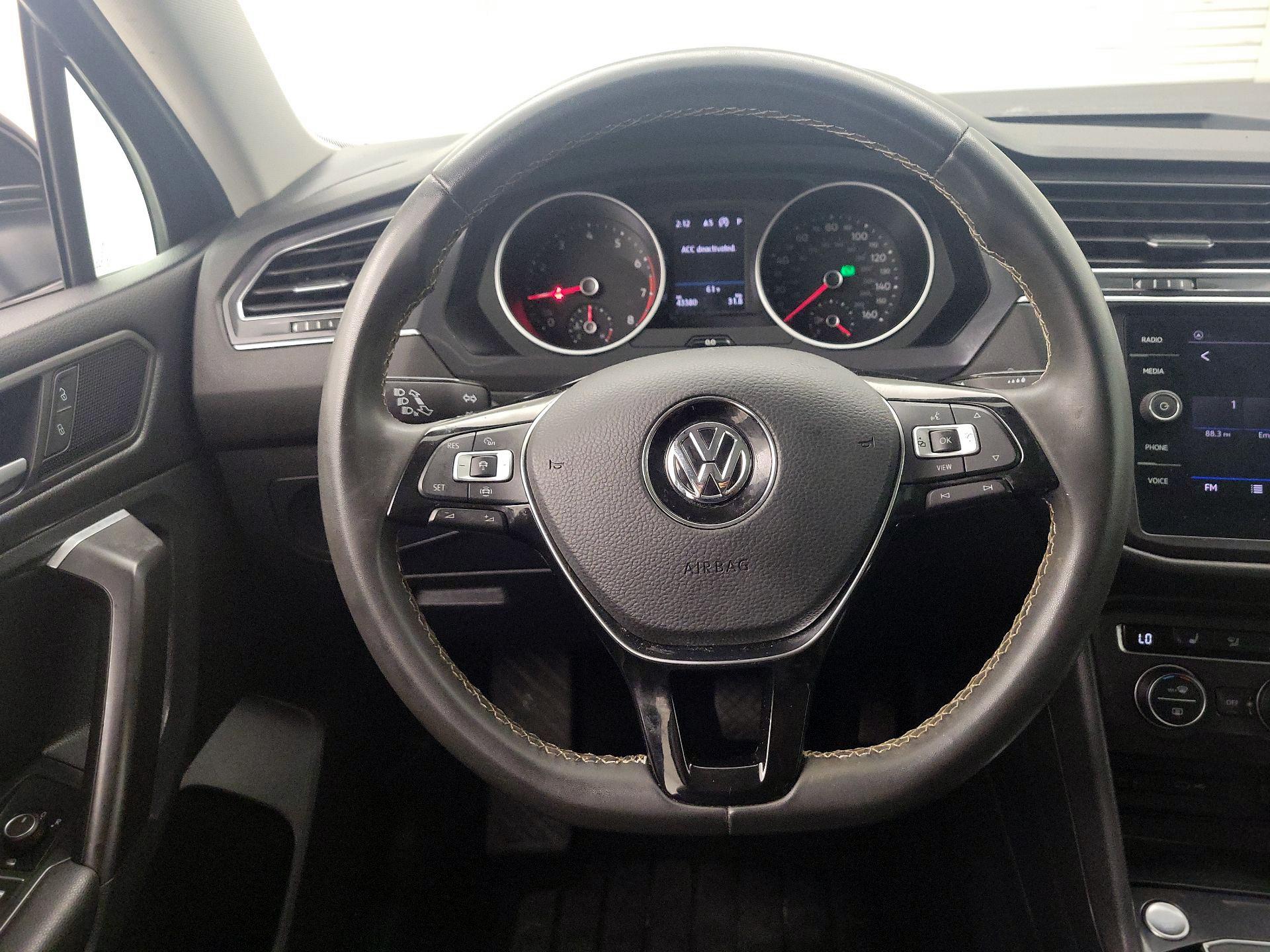 Thumbnail: 2021 Volkswagen Tiguan - 10