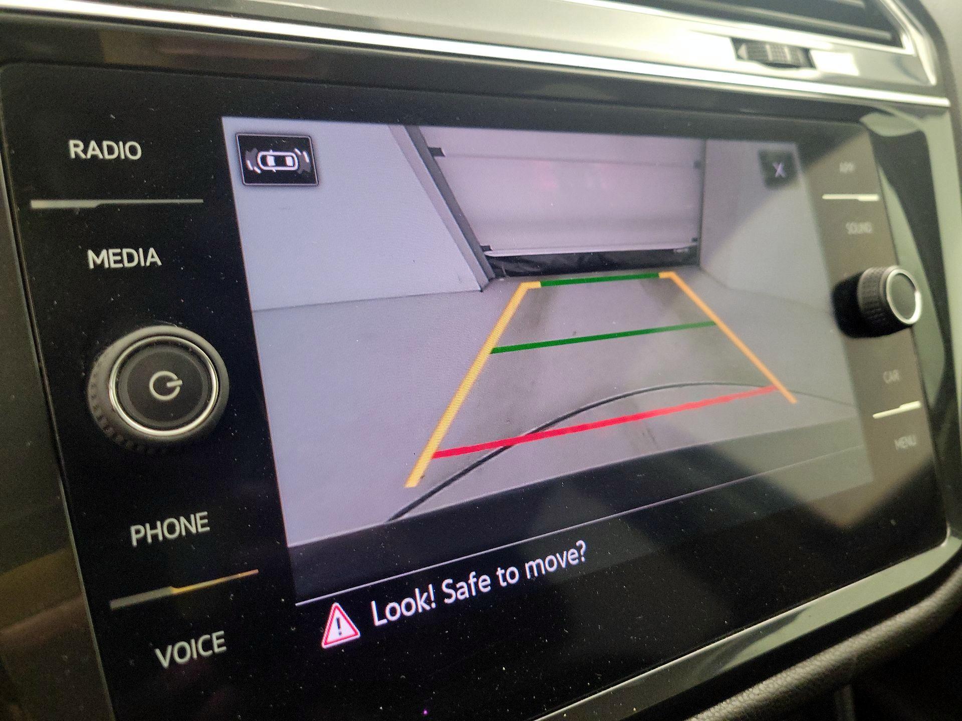 Thumbnail: 2021 Volkswagen Tiguan - 14