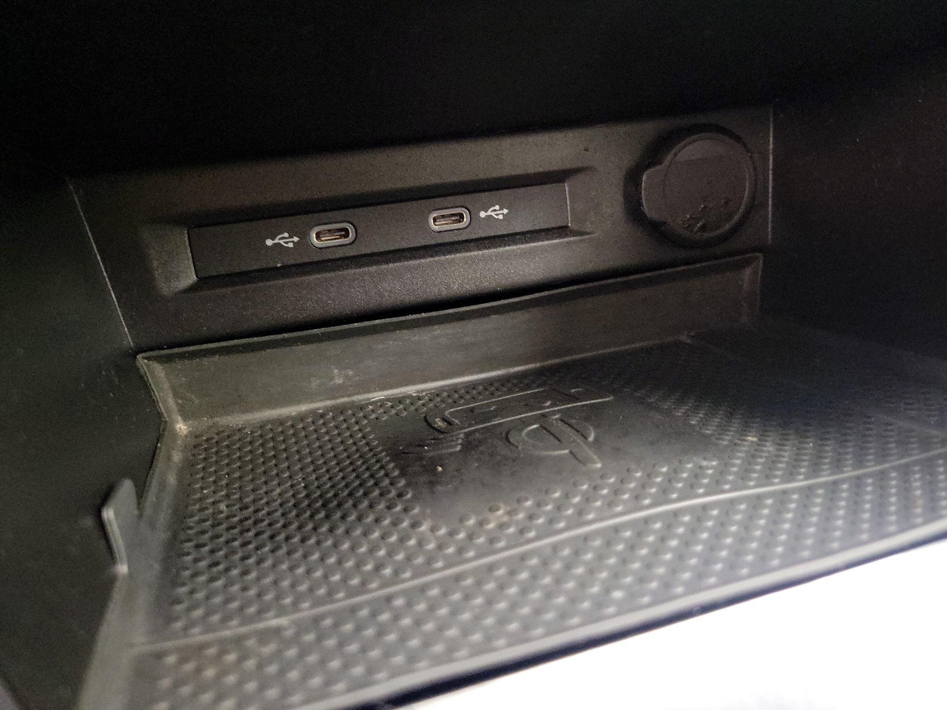 Thumbnail: 2021 Volkswagen Tiguan - 18