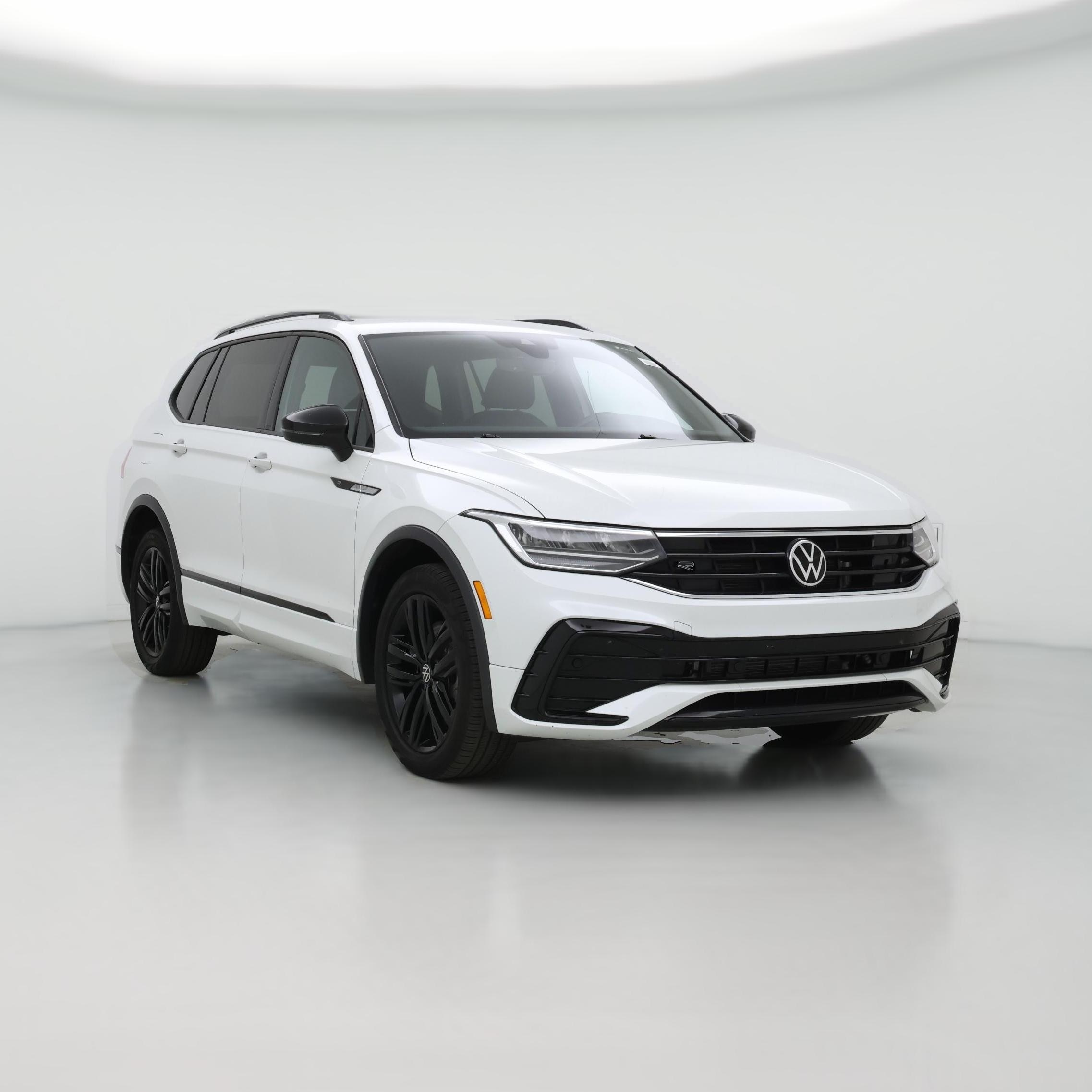 Thumbnail: 2022 Volkswagen Tiguan - 1