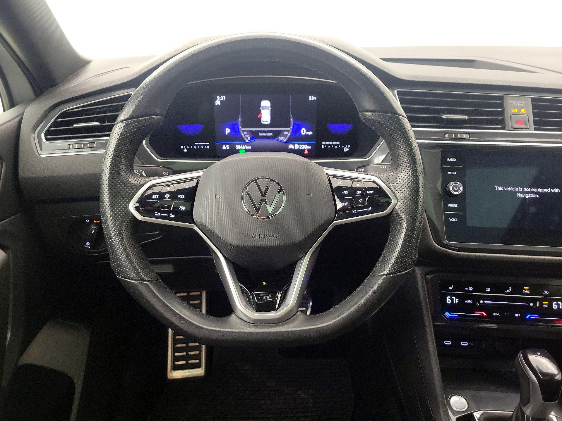 Thumbnail: 2022 Volkswagen Tiguan - 10