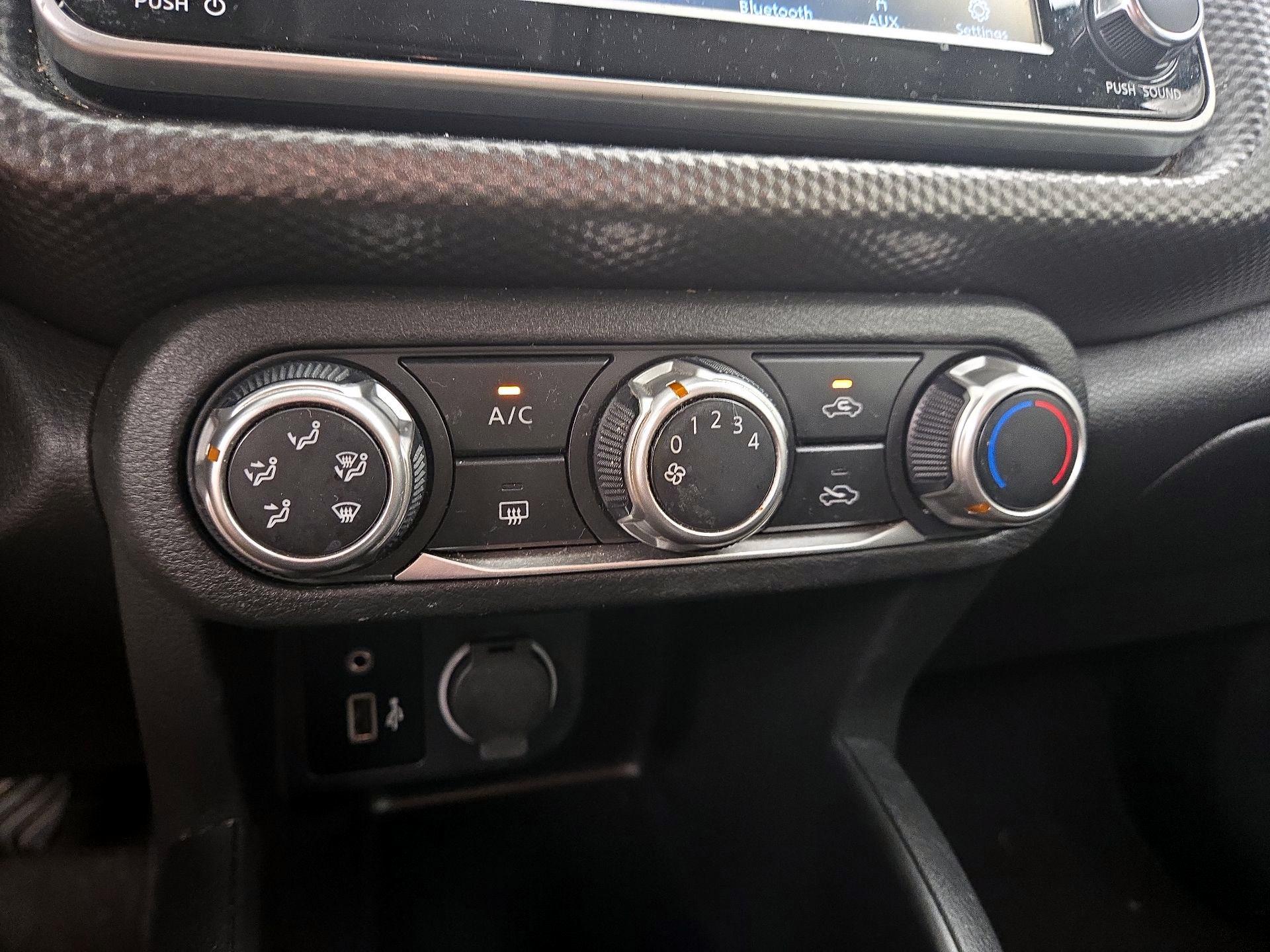 Thumbnail: 2020 Nissan Kicks - 16