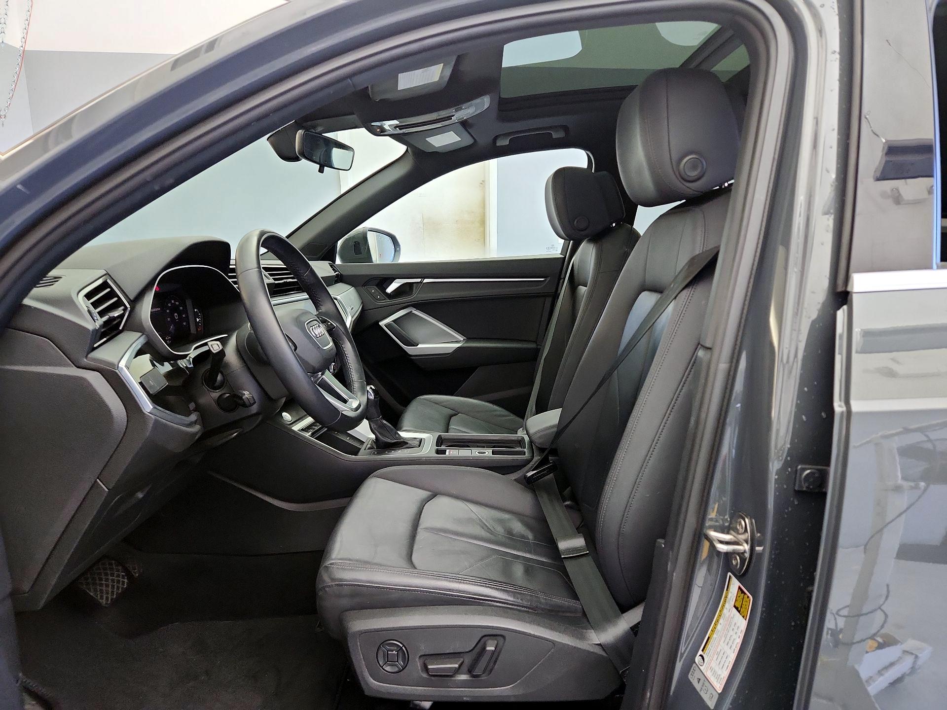 Thumbnail: 2020 Audi Q3 - 11