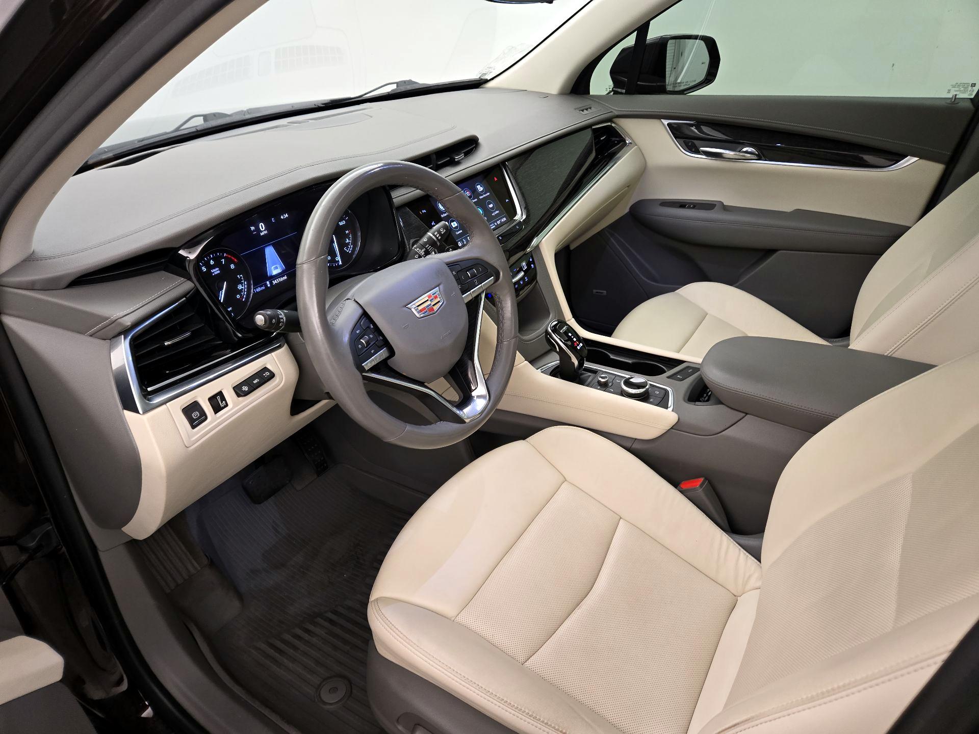 Thumbnail: 2021 Cadillac XT6 - 11