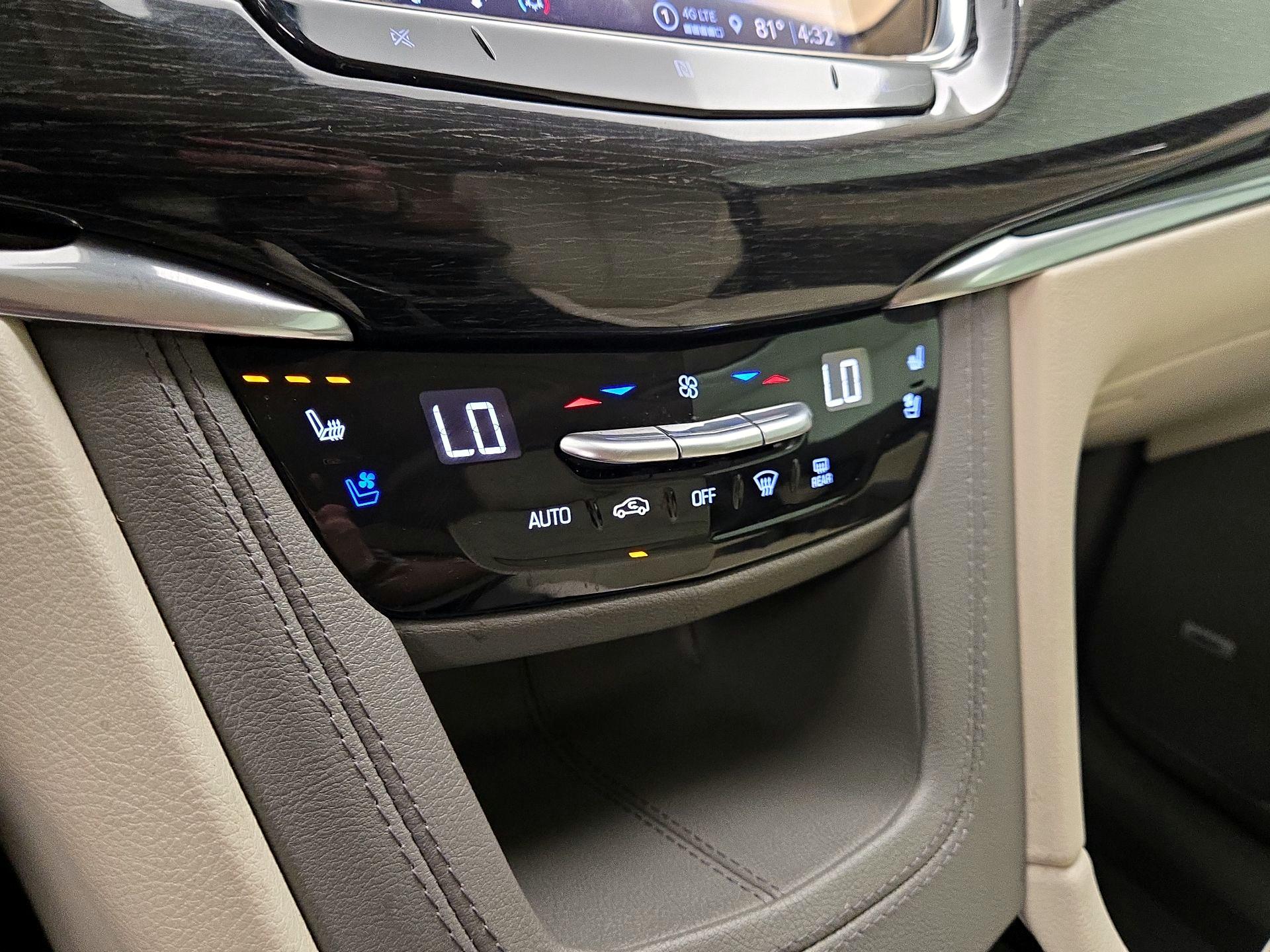 Thumbnail: 2021 Cadillac XT6 - 16