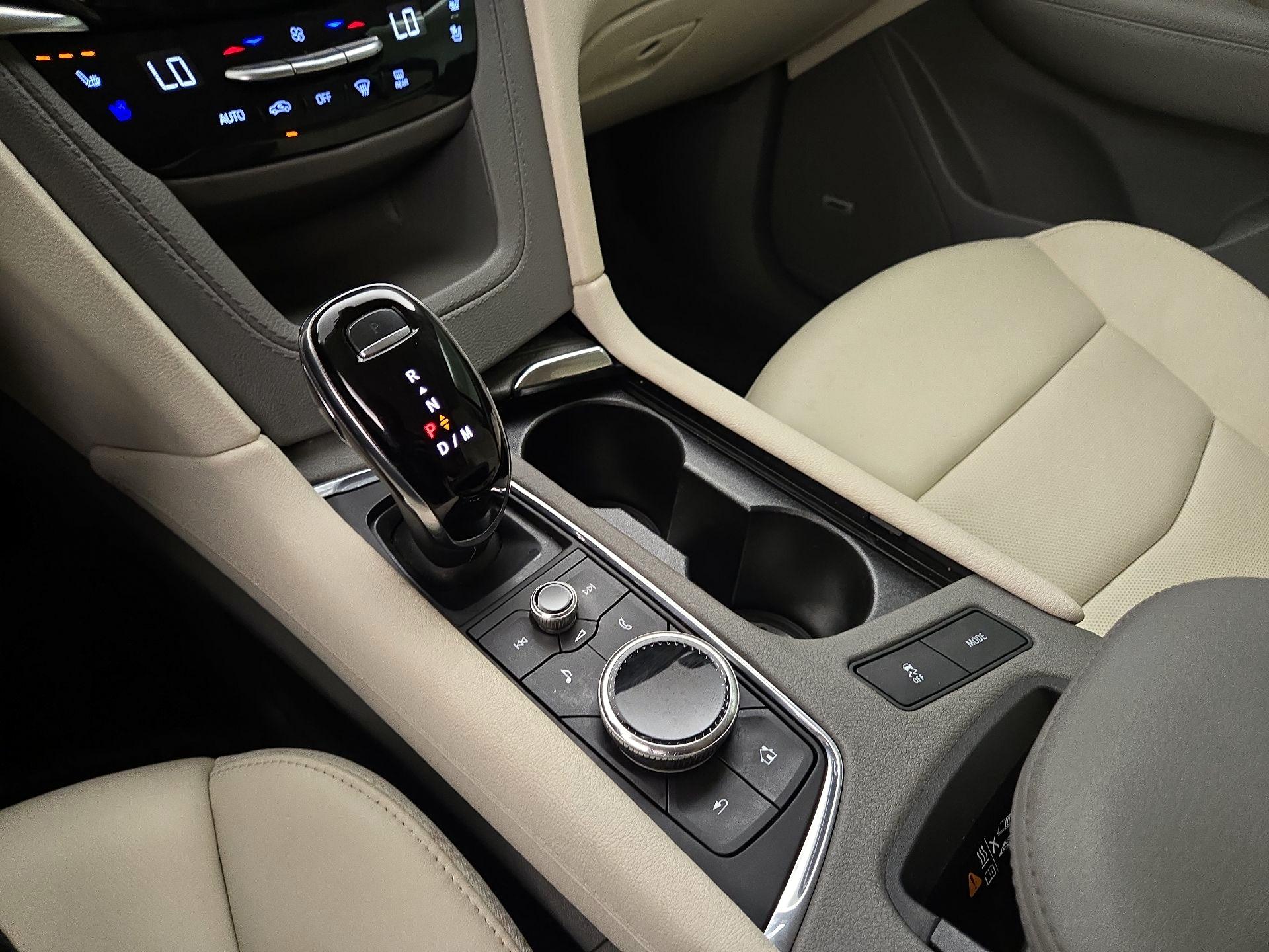 Thumbnail: 2021 Cadillac XT6 - 17