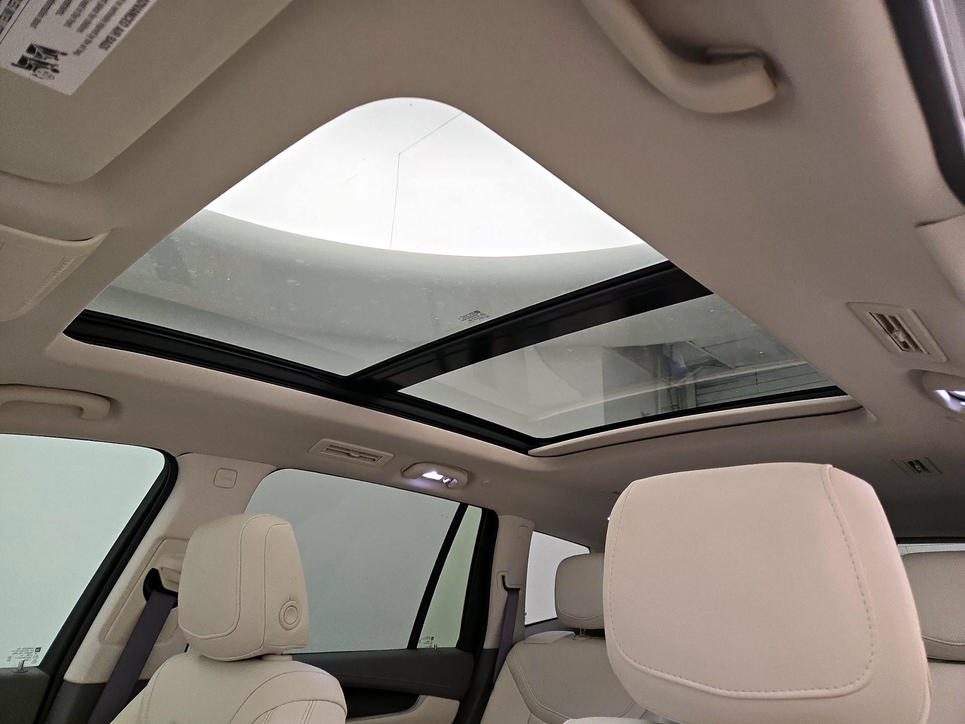 Thumbnail: 2021 Cadillac XT6 - 19