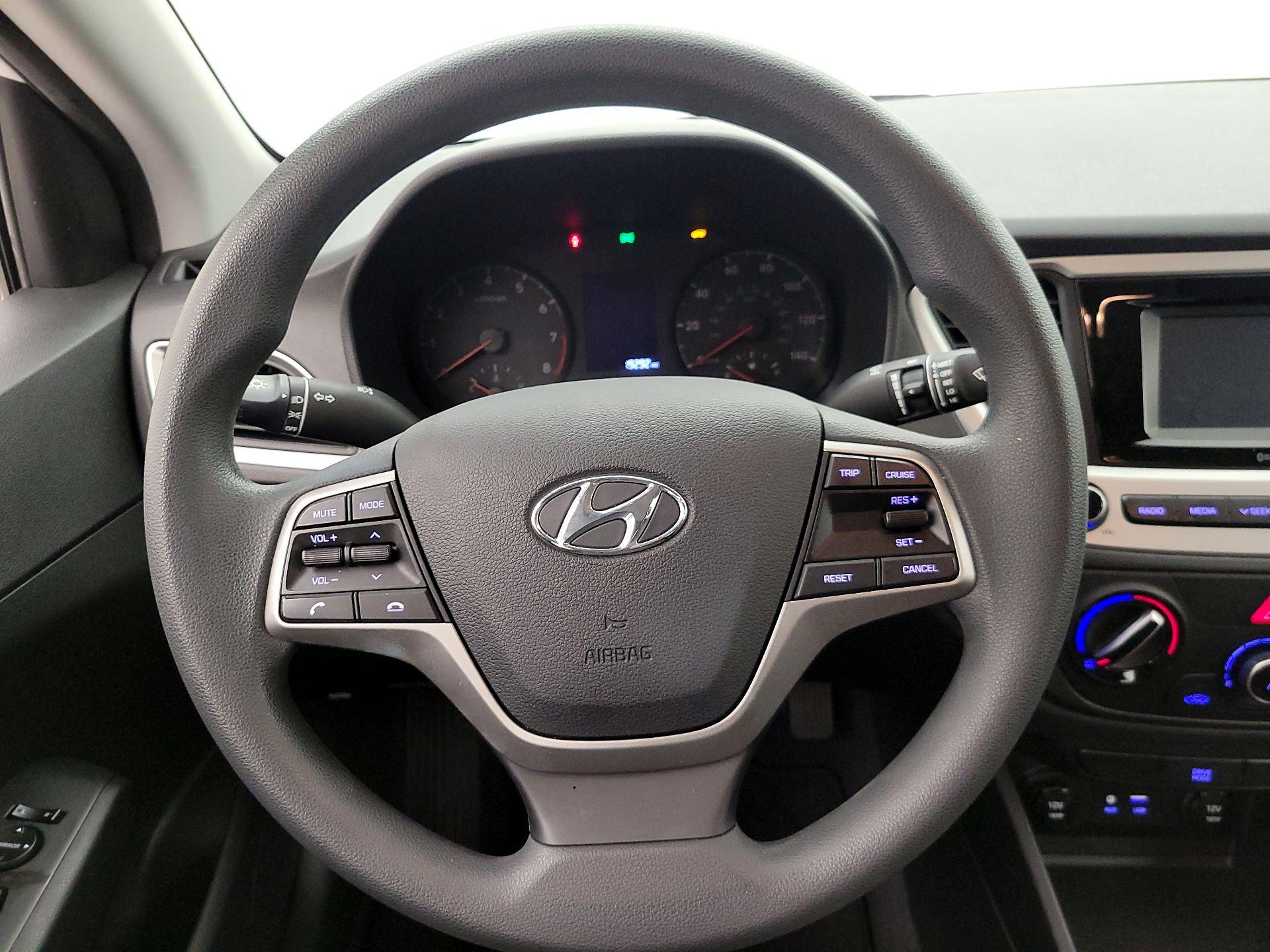 Thumbnail: 2022 Hyundai Accent - 10