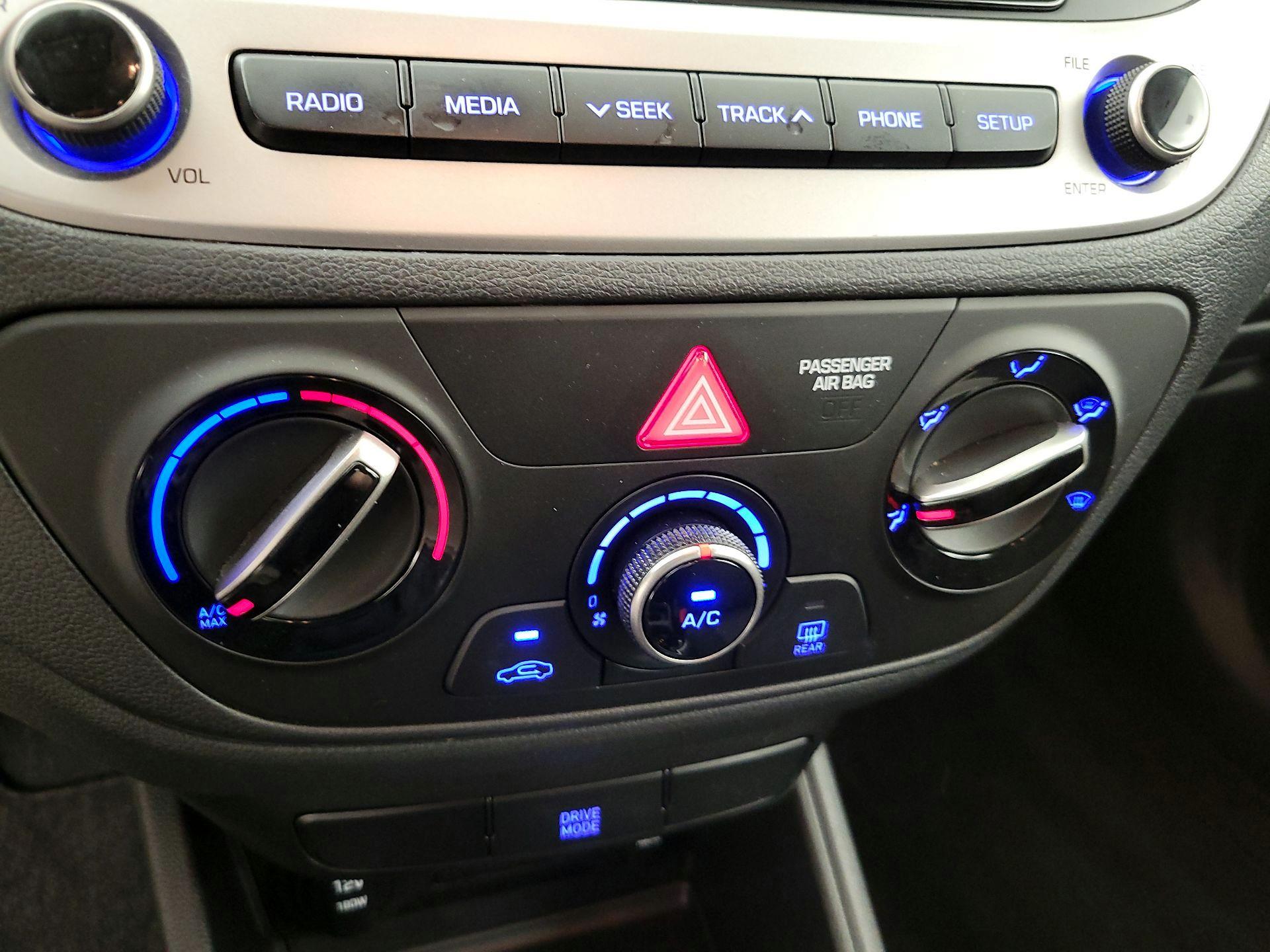 Thumbnail: 2022 Hyundai Accent - 16