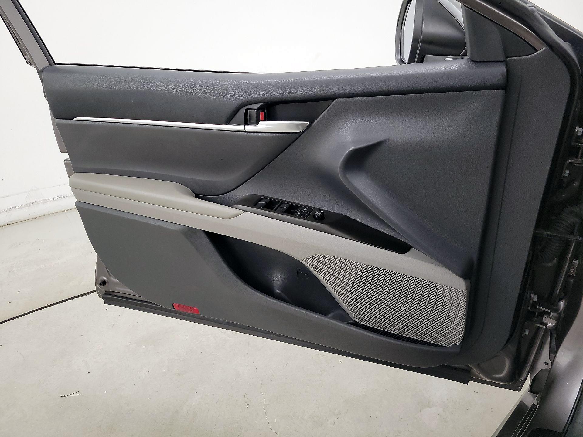 Thumbnail: 2023 Toyota Camry - 12