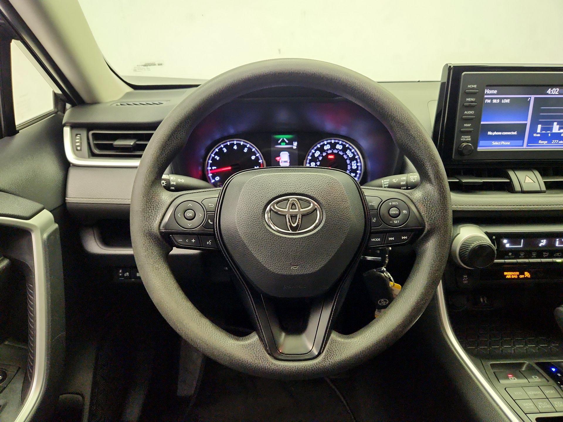 Thumbnail: 2019 Toyota RAV4 - 10