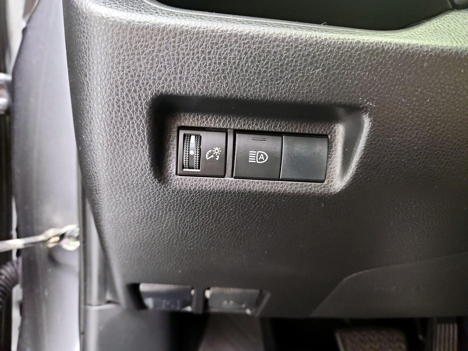 Thumbnail: 2019 Toyota RAV4 - 13