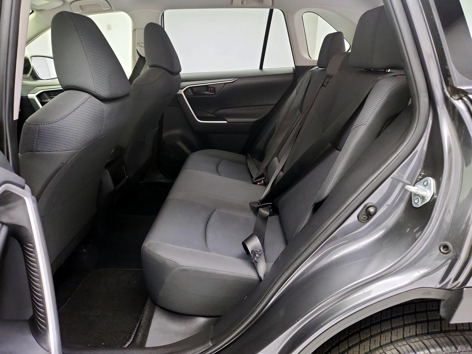 Thumbnail: 2019 Toyota RAV4 - 19