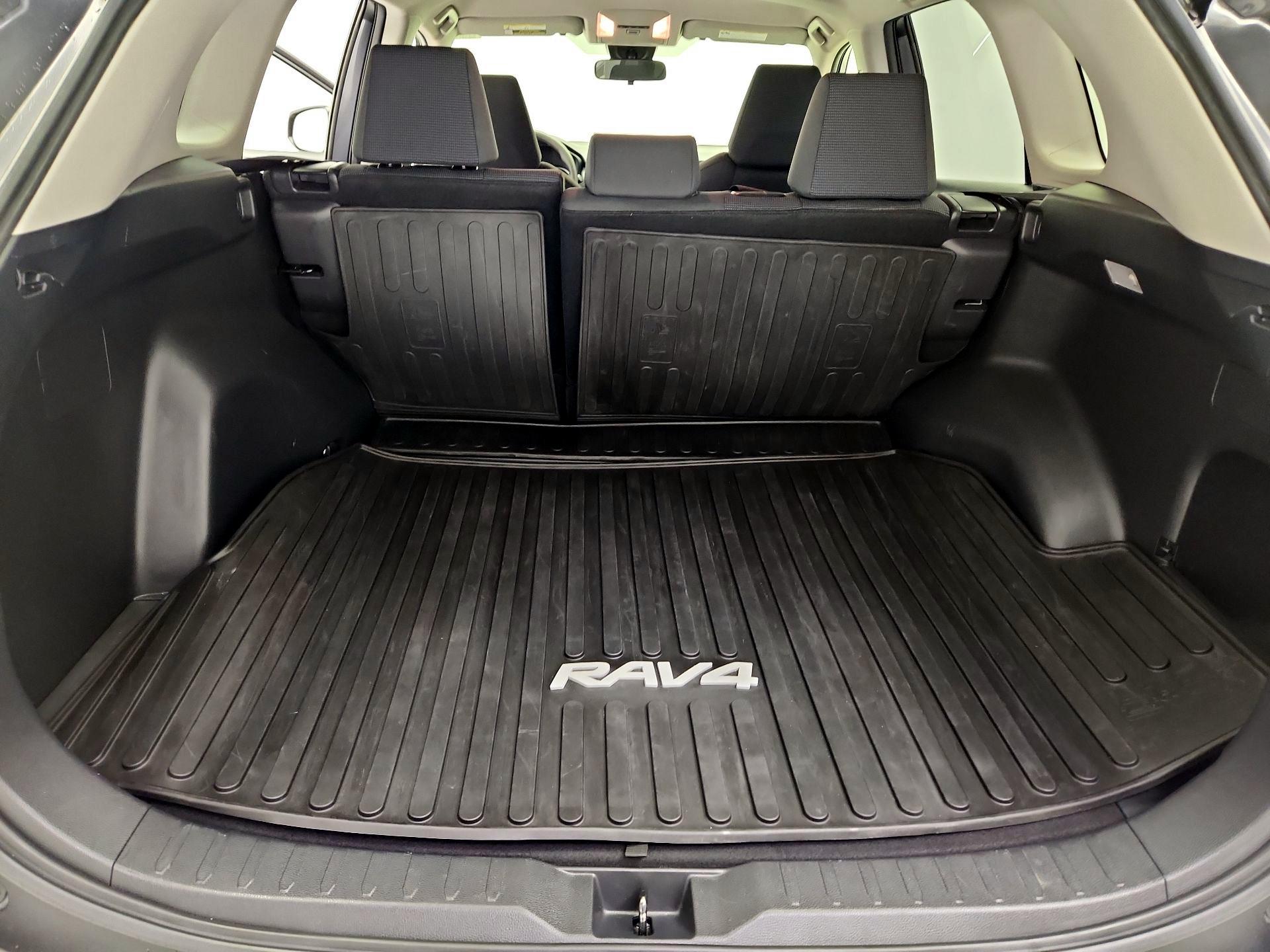 Thumbnail: 2019 Toyota RAV4 - 20