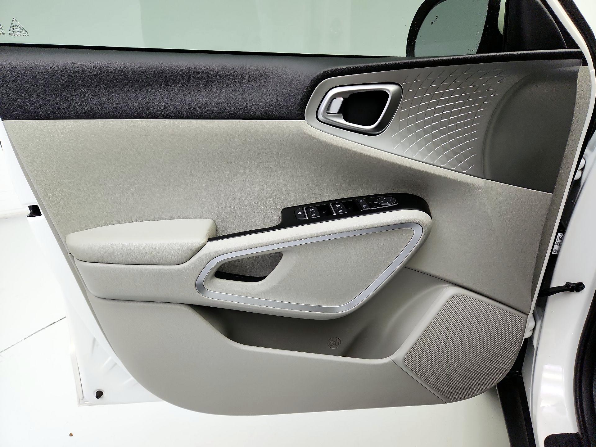 Thumbnail: 2022 Kia Soul - 12