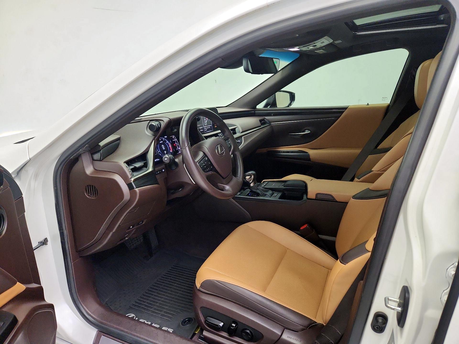 Thumbnail: 2021 Lexus ES - 11