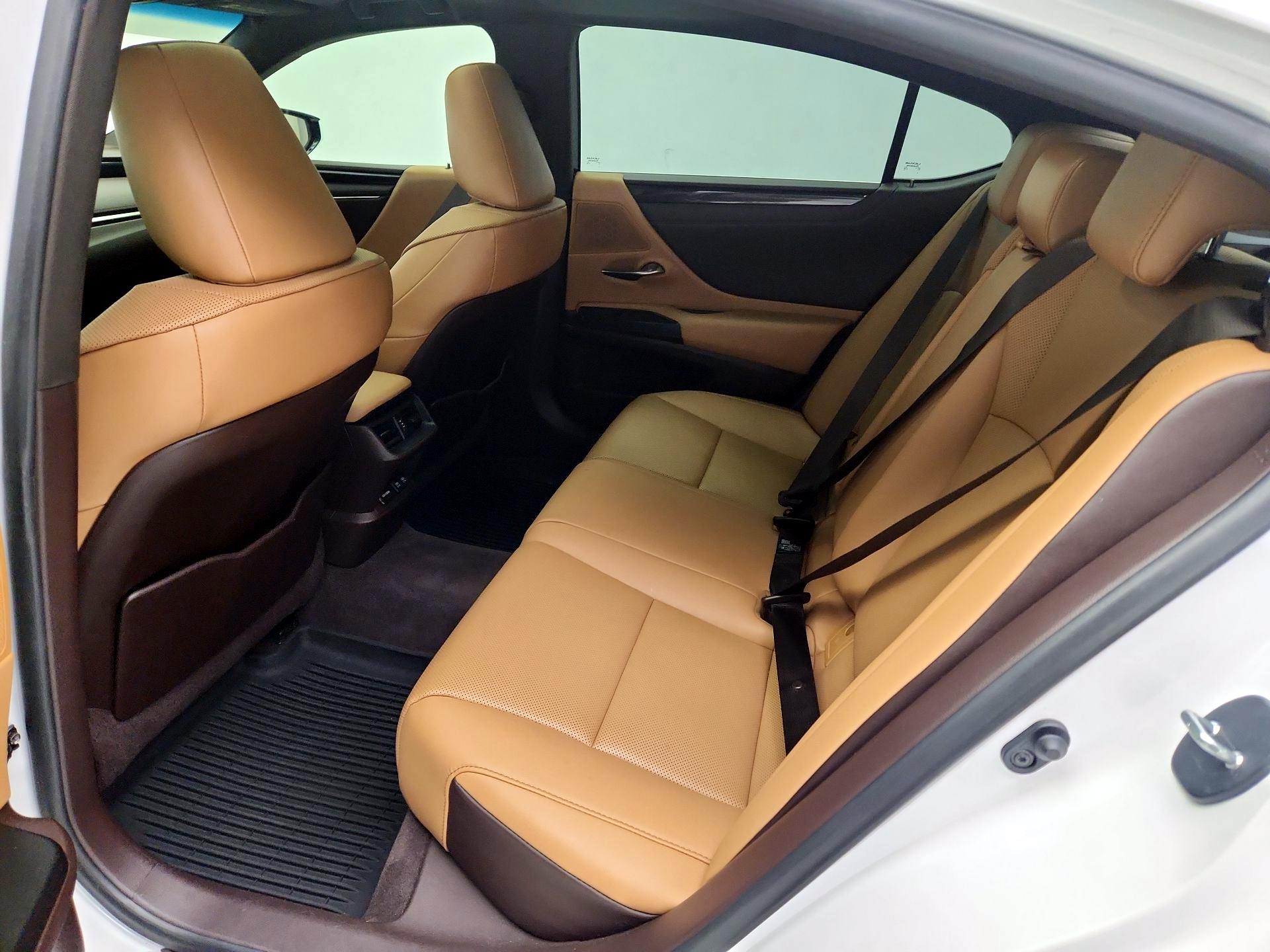 Thumbnail: 2021 Lexus ES - 20