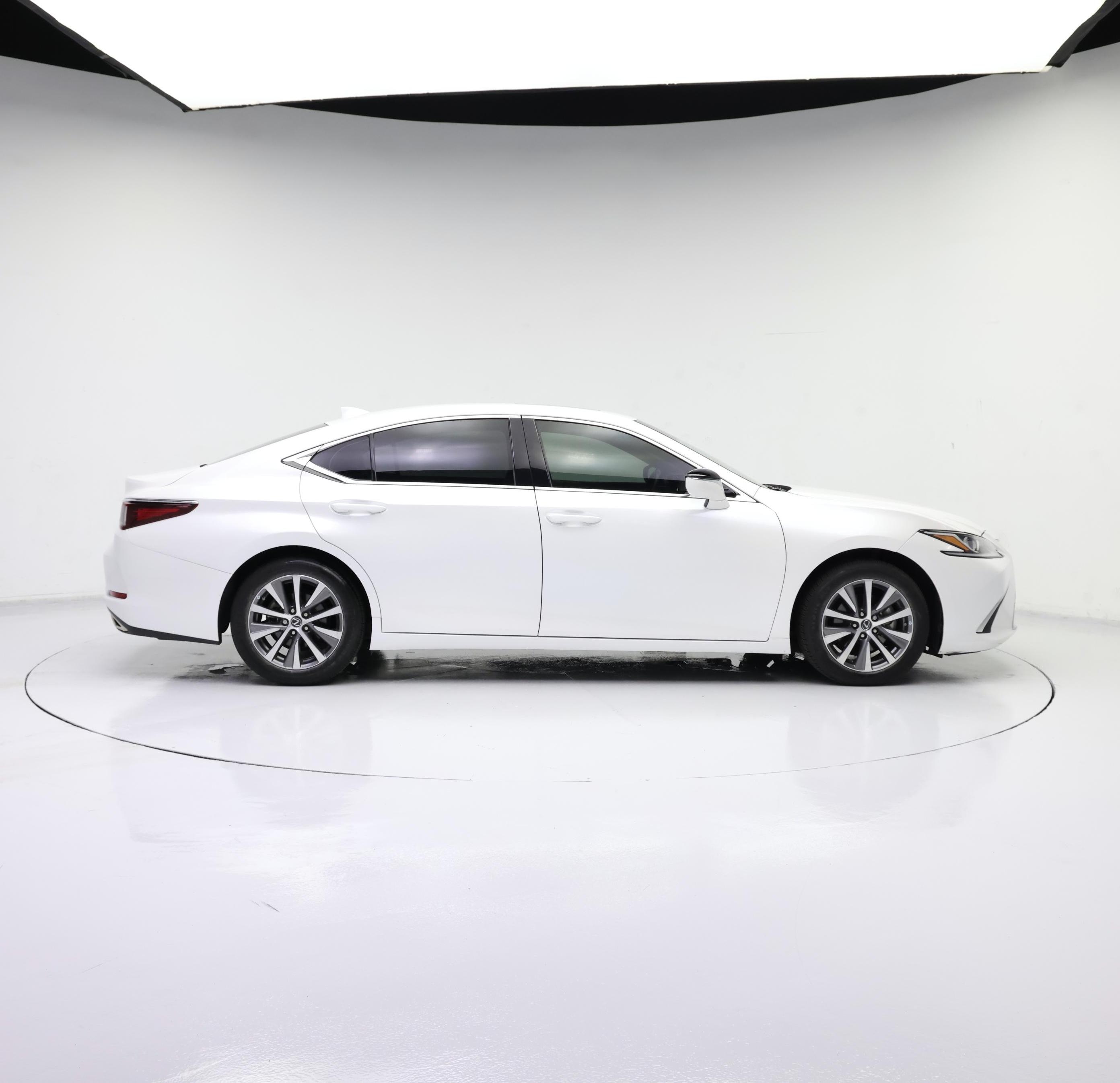 Thumbnail: 2021 Lexus ES - 7