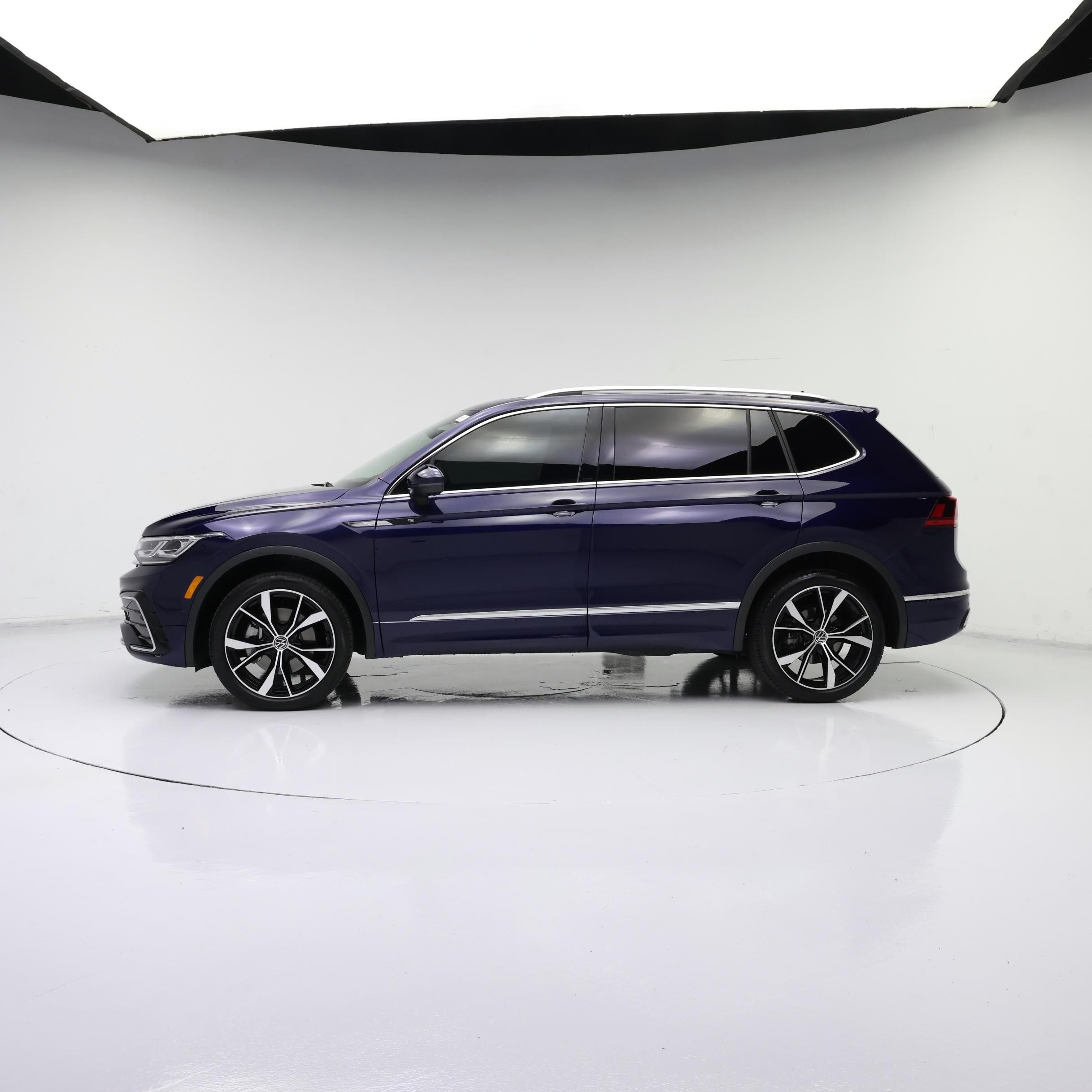 Thumbnail: 2024 Volkswagen Tiguan - 3