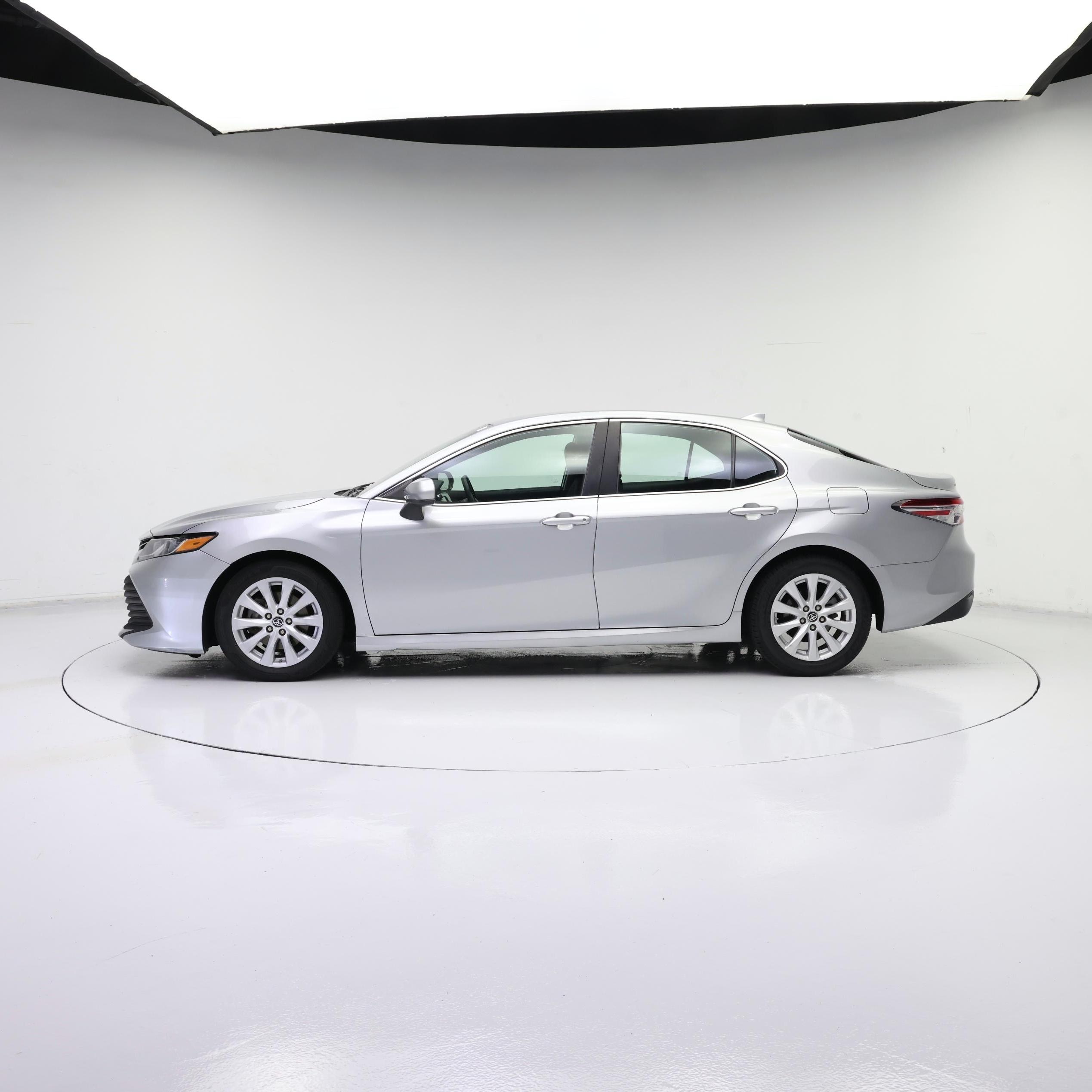 Thumbnail: 2019 Toyota Camry - 3