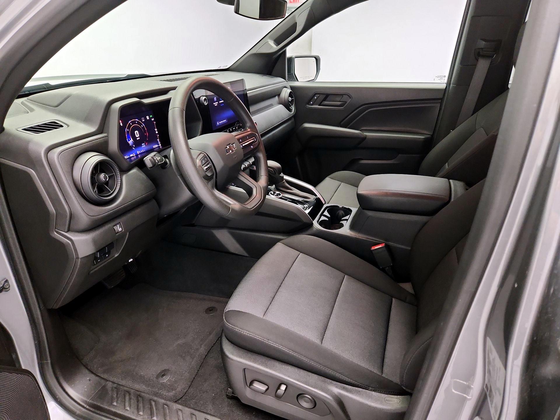 Thumbnail: 2023 Chevrolet Colorado - 11
