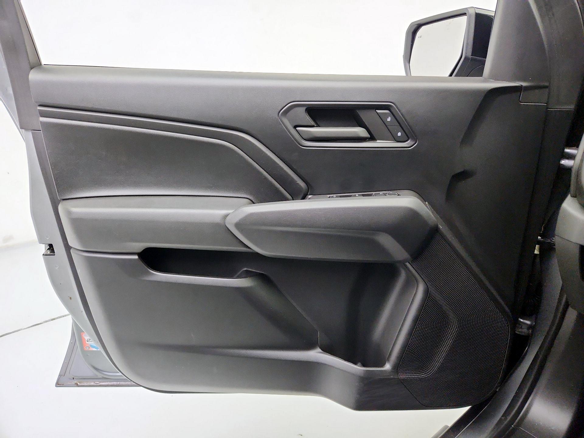 Thumbnail: 2023 Chevrolet Colorado - 12
